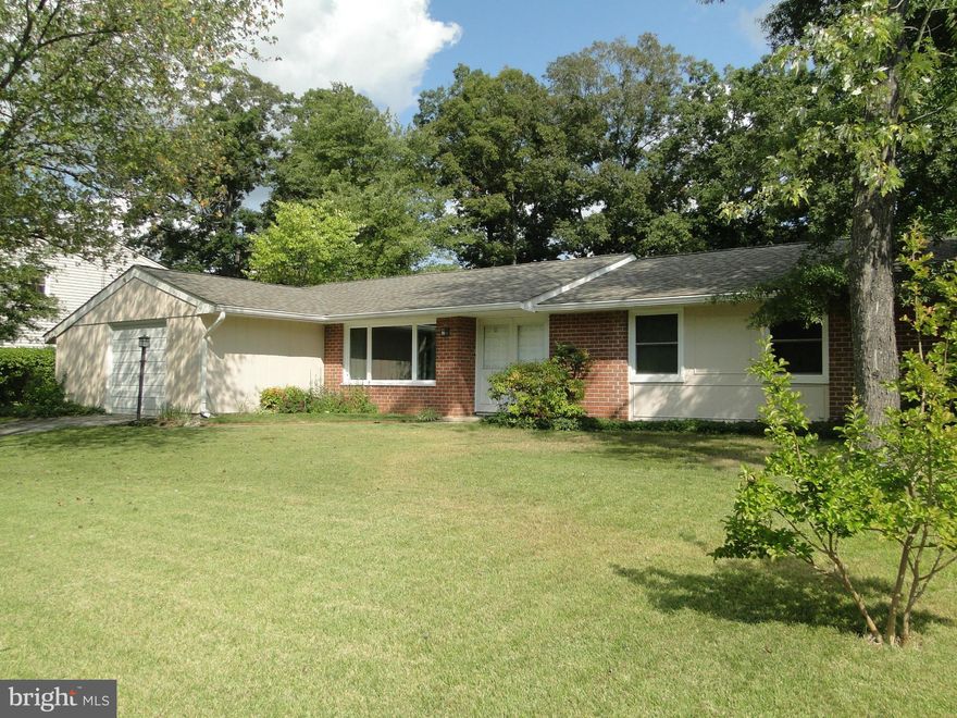LIVE HERE & BE CLOSE TO WORK,RESTAURANTS,& SHOPPING. Lovingly maintained 1 level home w/nicely sized bedrooms,family room w/slider to back patio & privacy fenced back yard, living & dining room & updated kitchen & baths (stainless appliances).Newer roof, gutters,windows, carpets & flooring.READY TO MOVE IN IMMEDIATELY. Neutral tones to all walls will make your own personalization easy.SEE IT TODAY
