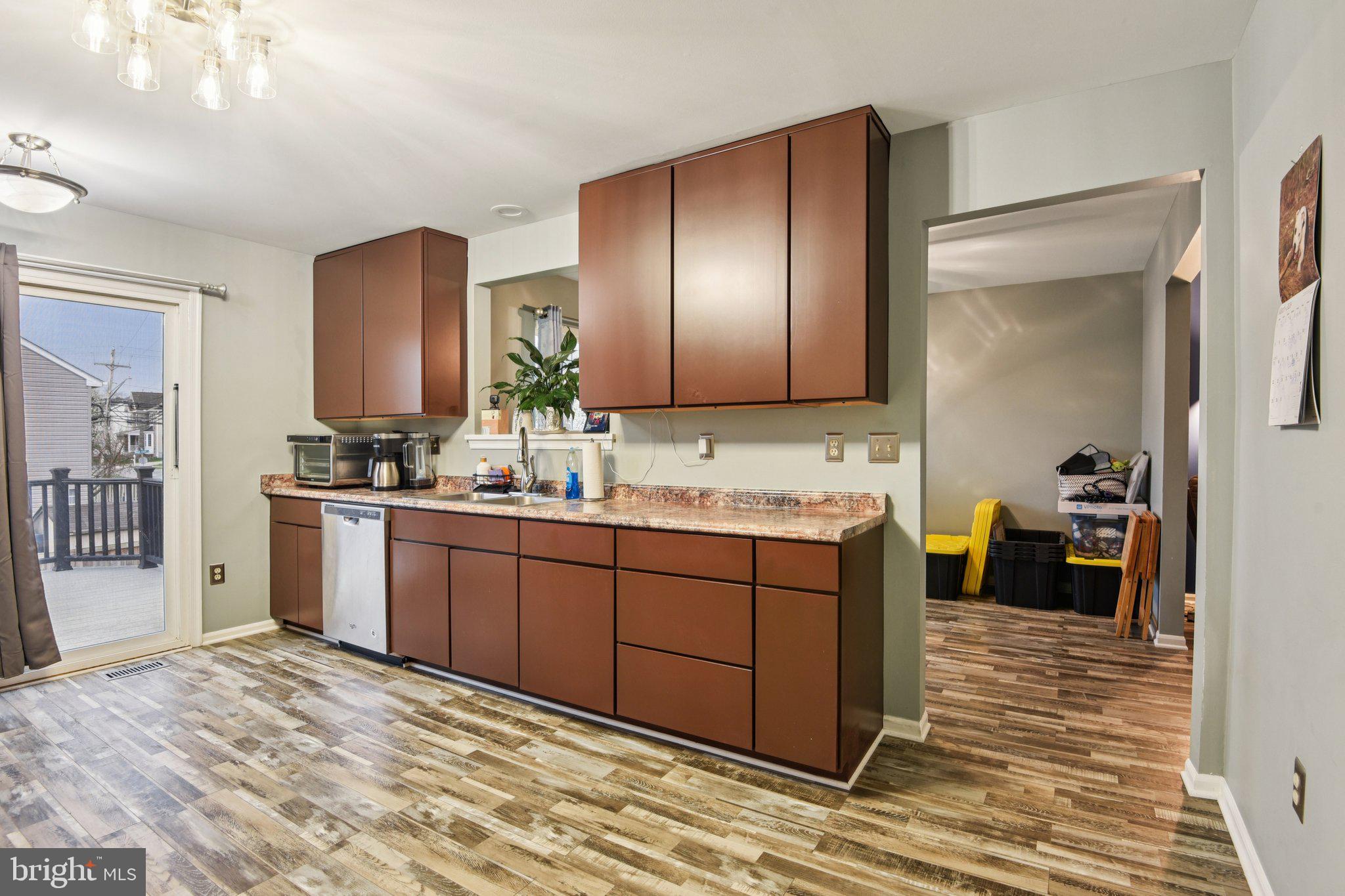 FOUR SEASONS ESTATES - Residential