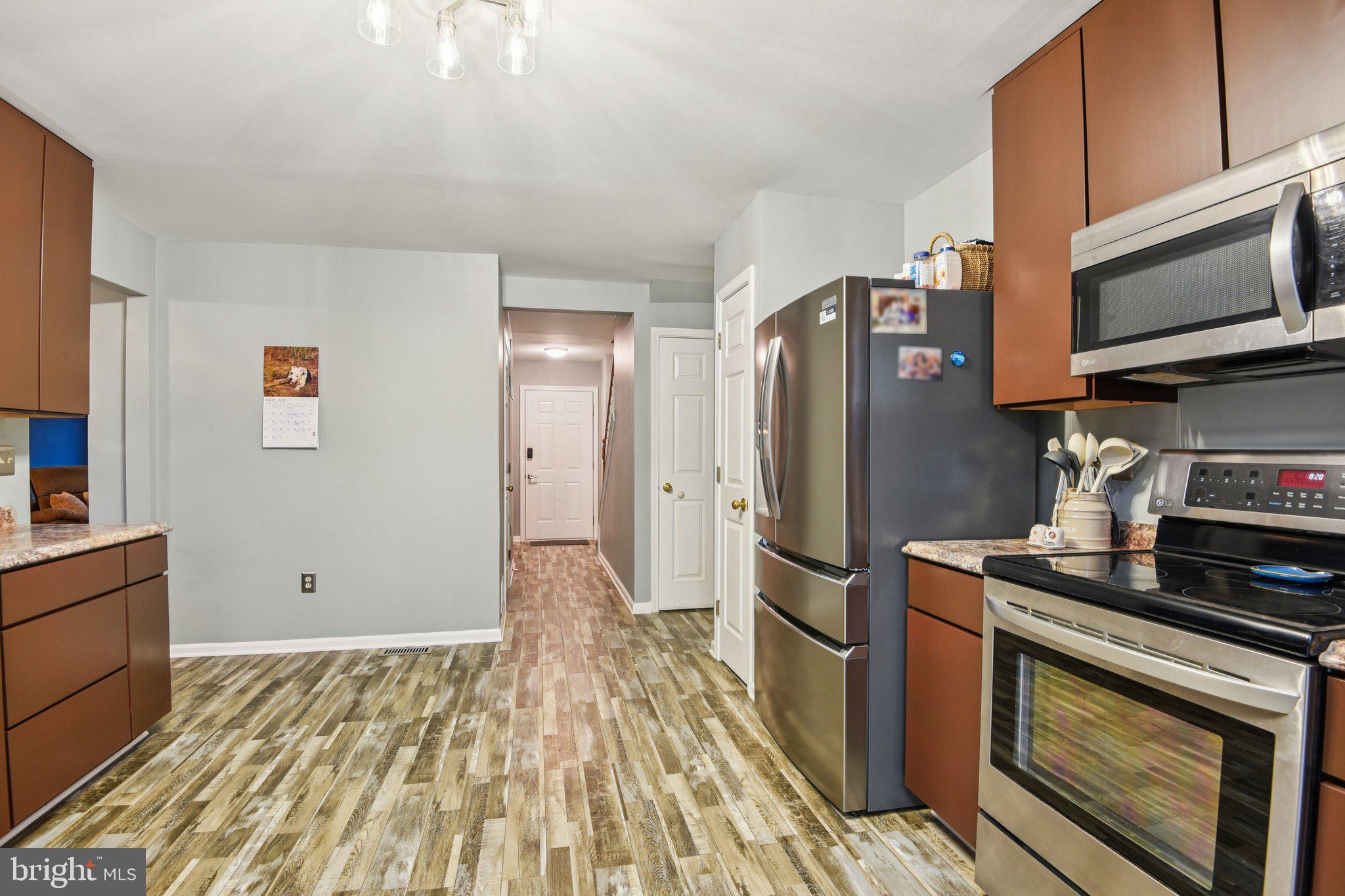 FOUR SEASONS ESTATES - Residential