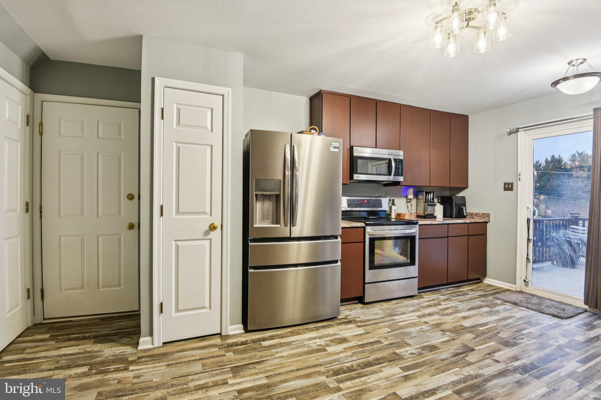 FOUR SEASONS ESTATES - Residential