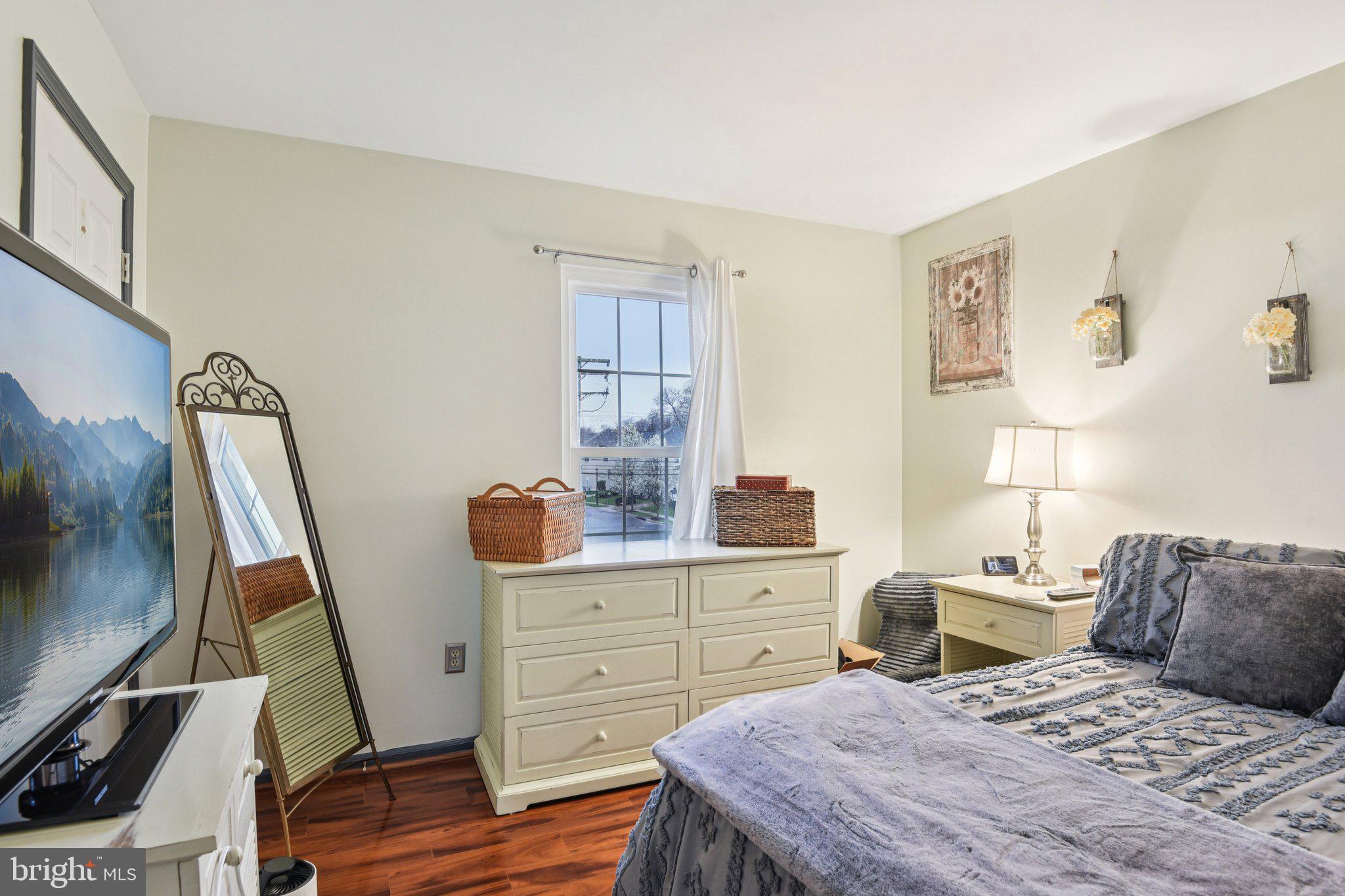 FOUR SEASONS ESTATES - Residential