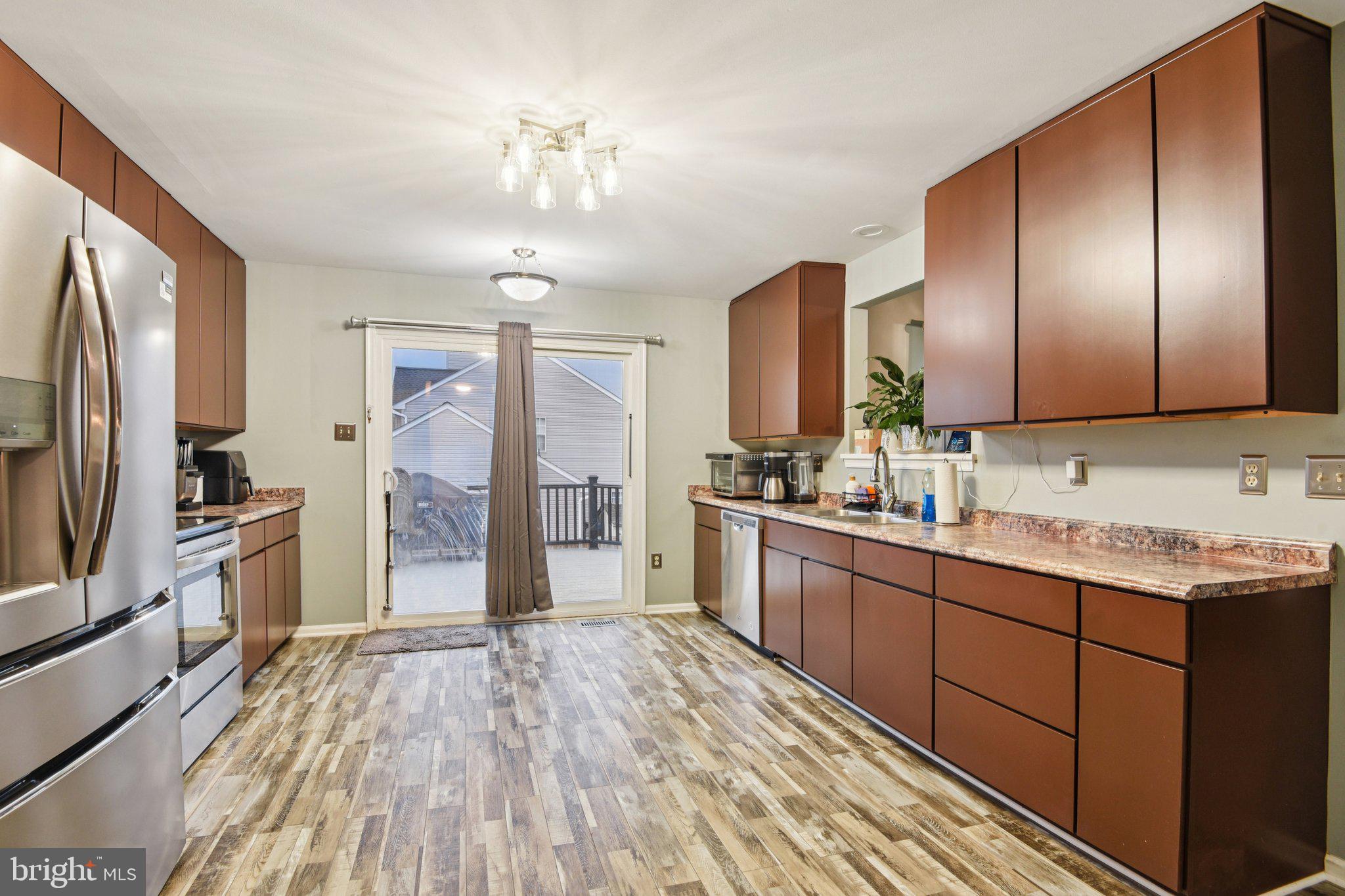 FOUR SEASONS ESTATES - Residential