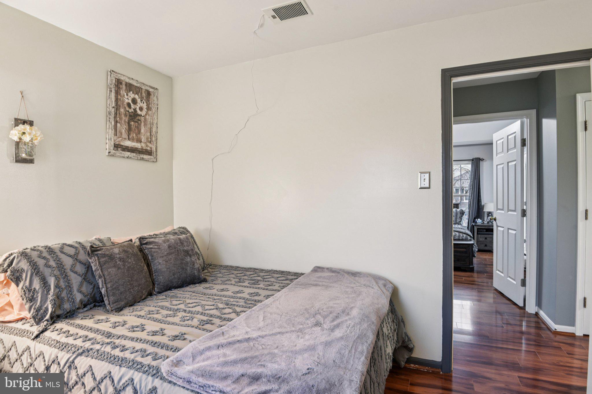 FOUR SEASONS ESTATES - Residential