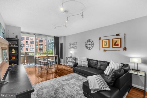 Photo of 4801 Fairmont Avenue #511, BETHESDA, MD 20814 (MLS # MDMC2186468)