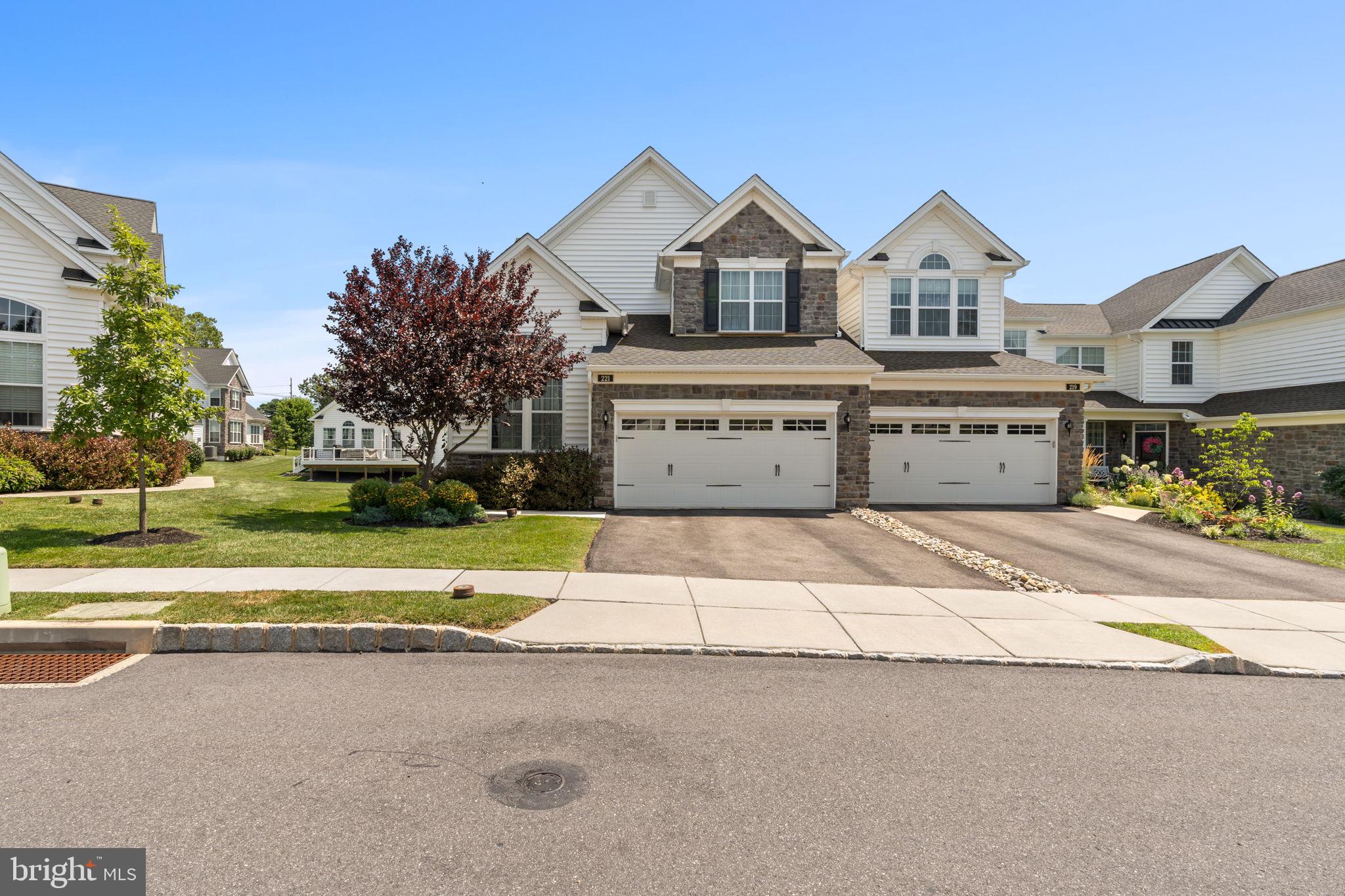 ENCLAVE AT ELLIS PRE - Residential