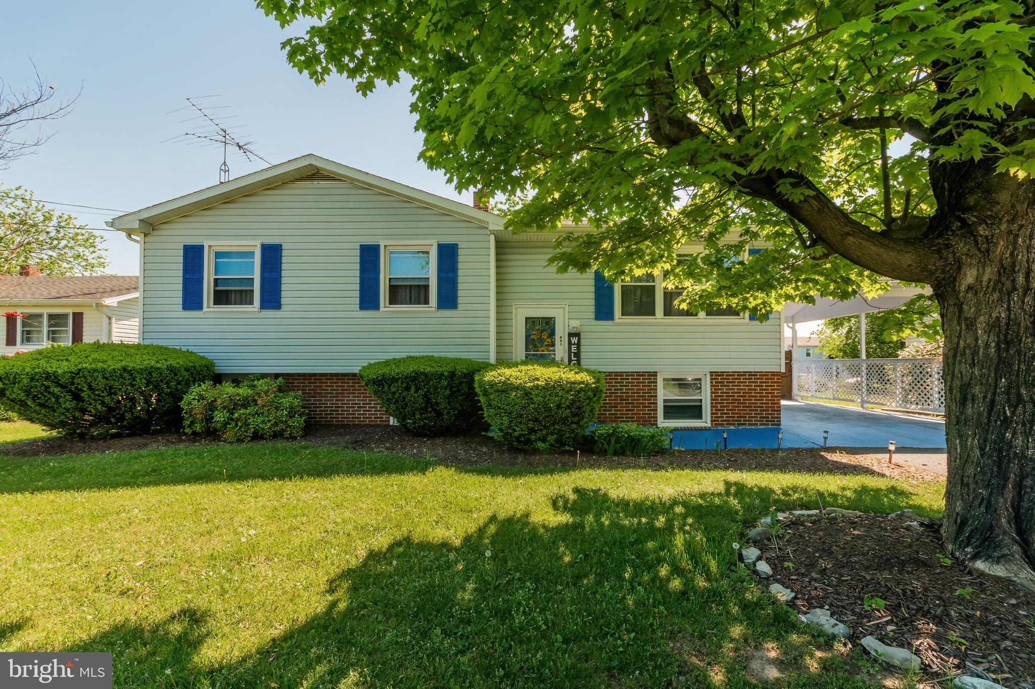 MOUNTAIN VIEW ACRES - Residential