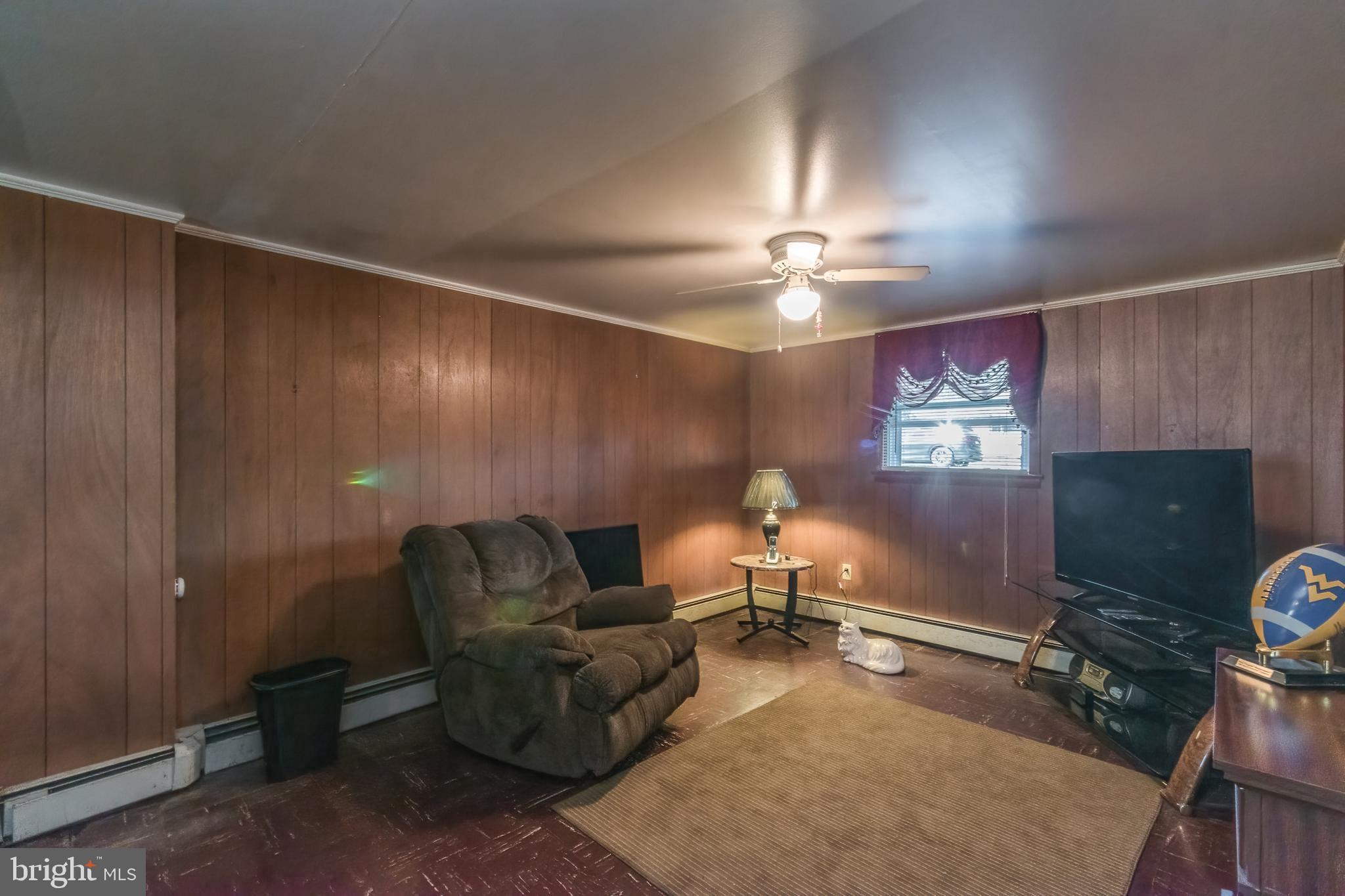 MOUNTAIN VIEW ACRES - Residential