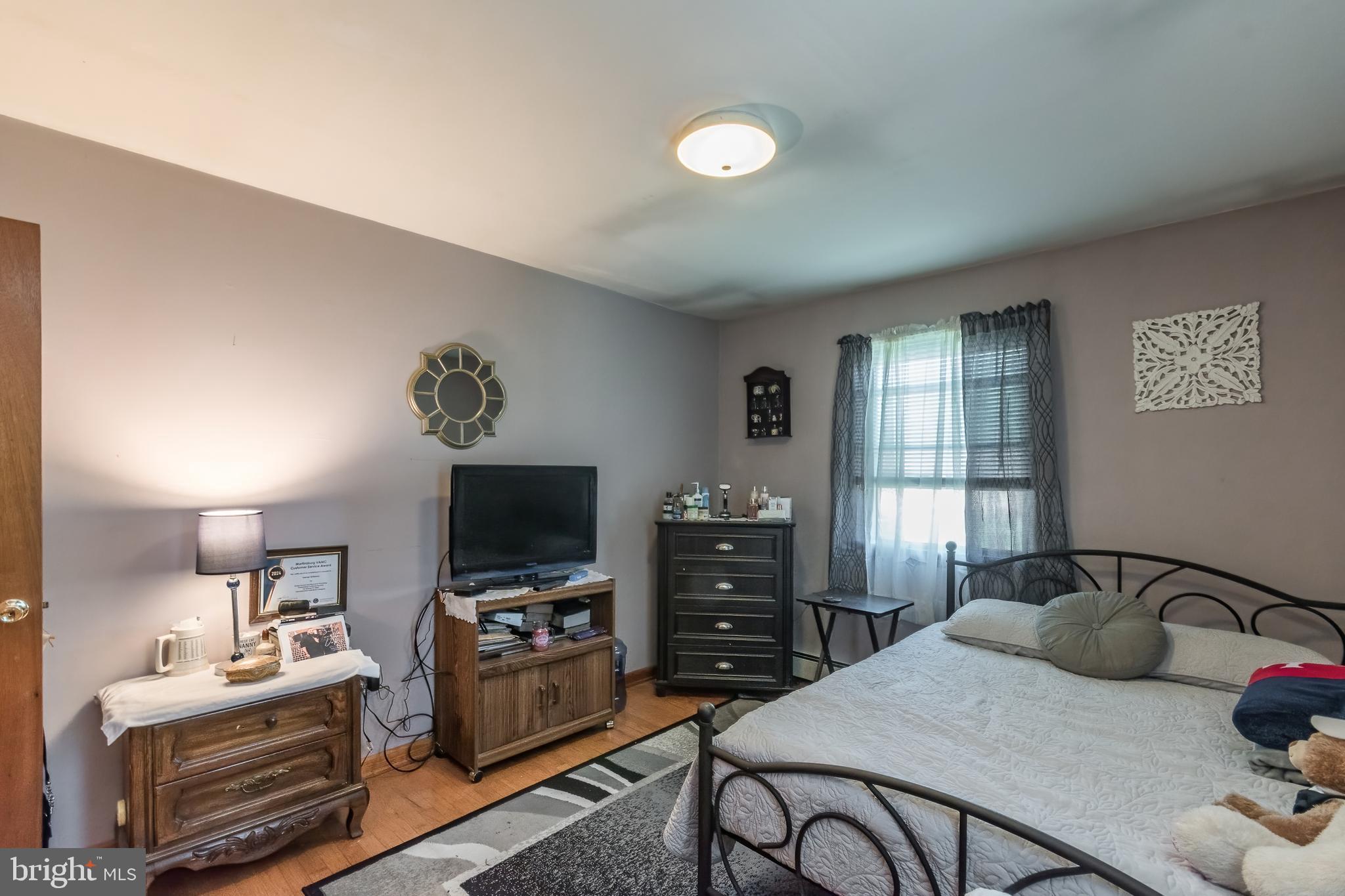 MOUNTAIN VIEW ACRES - Residential