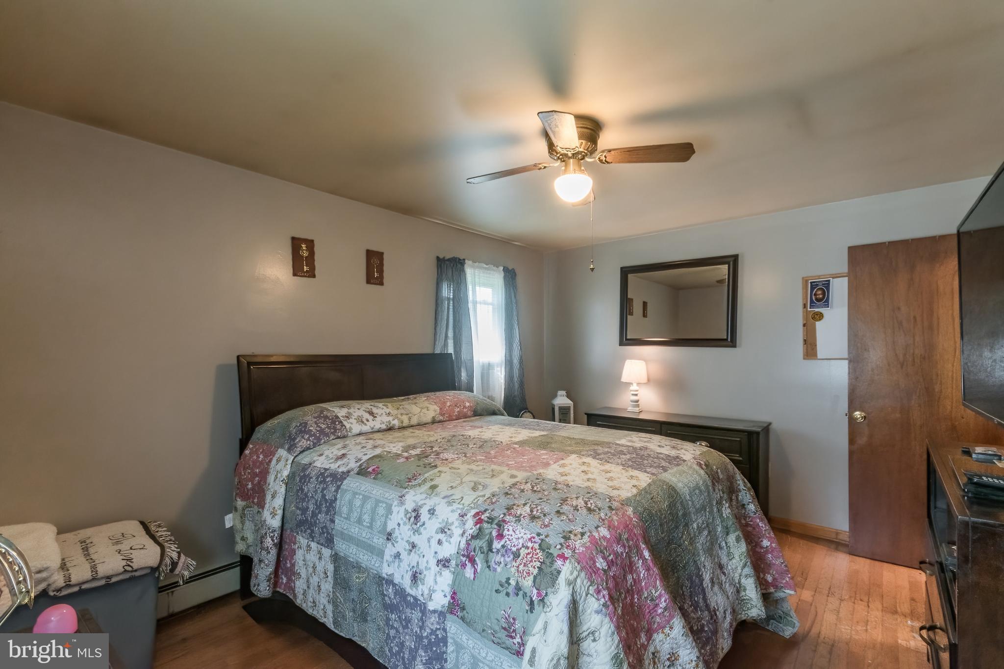 MOUNTAIN VIEW ACRES - Residential