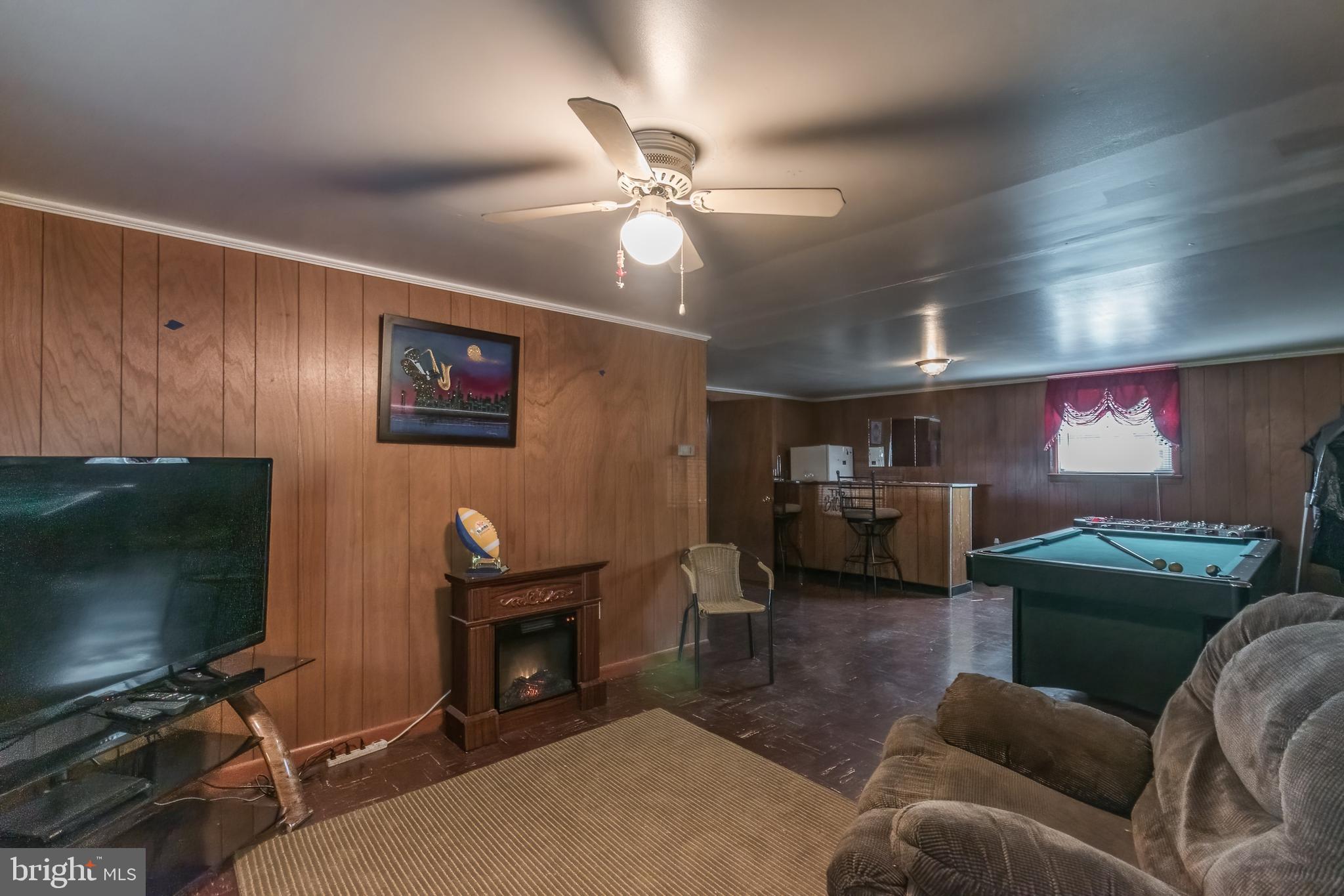 MOUNTAIN VIEW ACRES - Residential