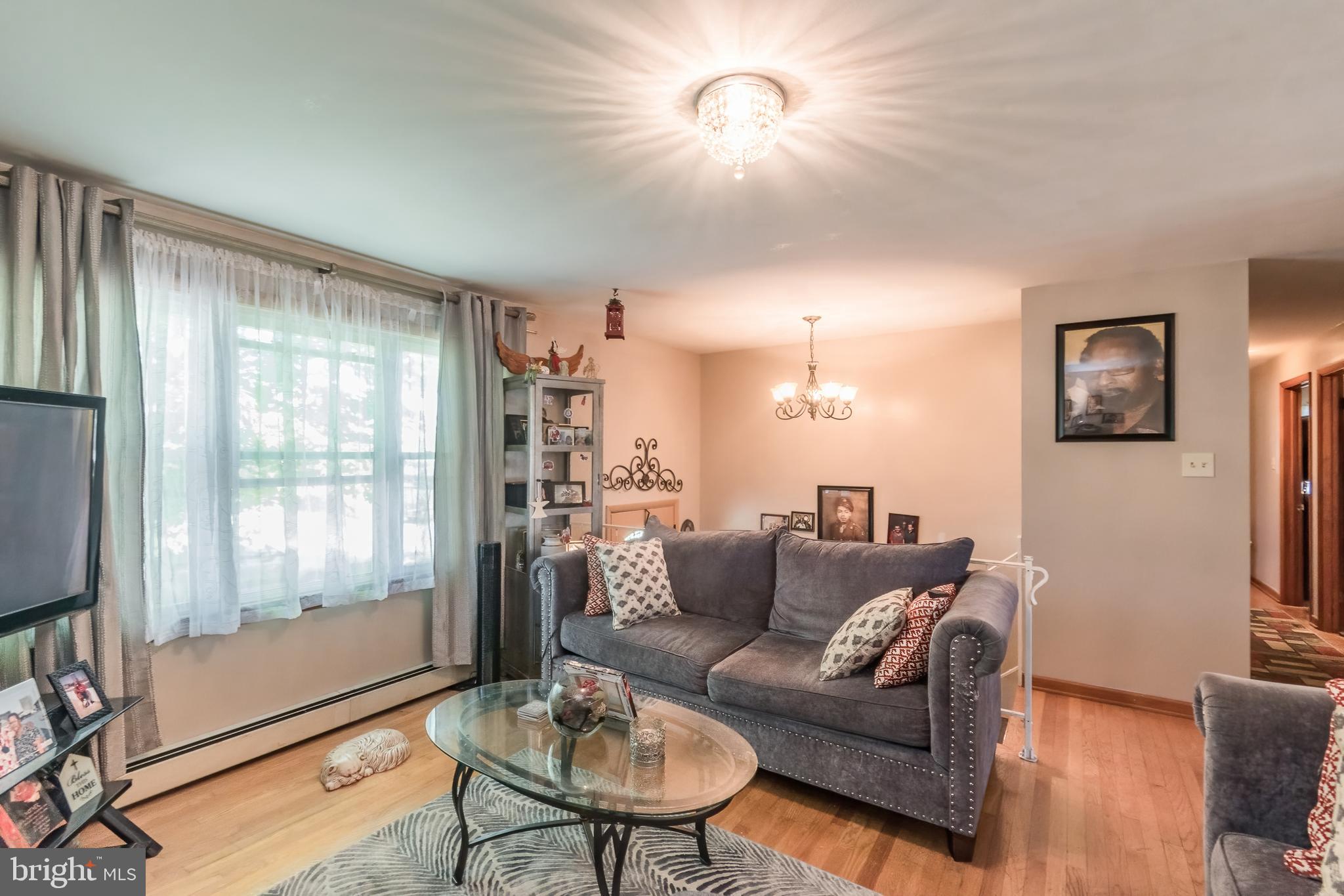 MOUNTAIN VIEW ACRES - Residential