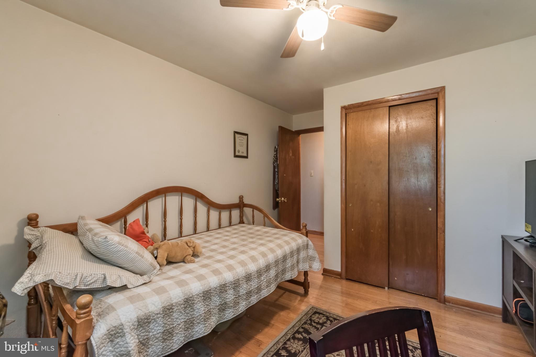 MOUNTAIN VIEW ACRES - Residential