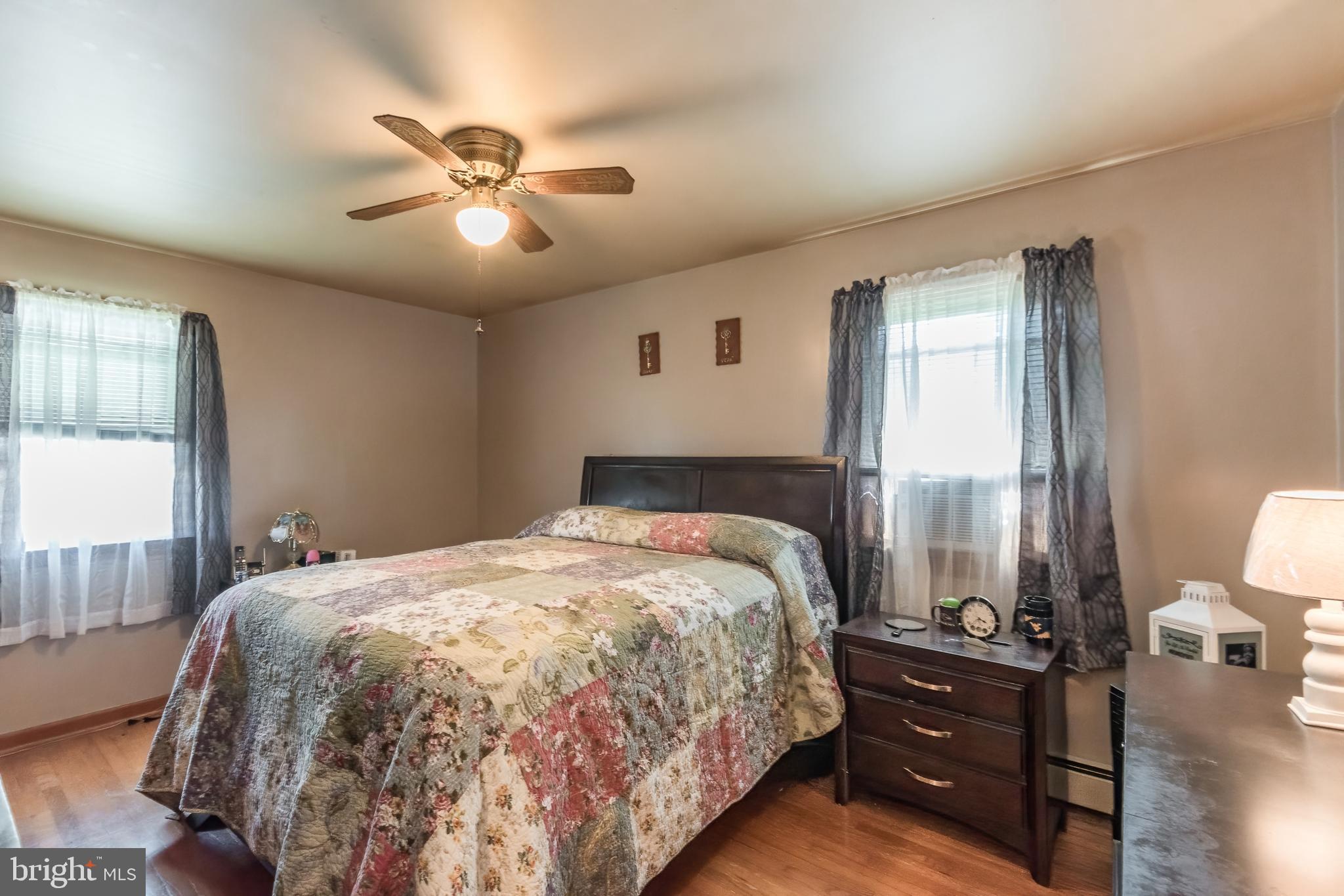 MOUNTAIN VIEW ACRES - Residential