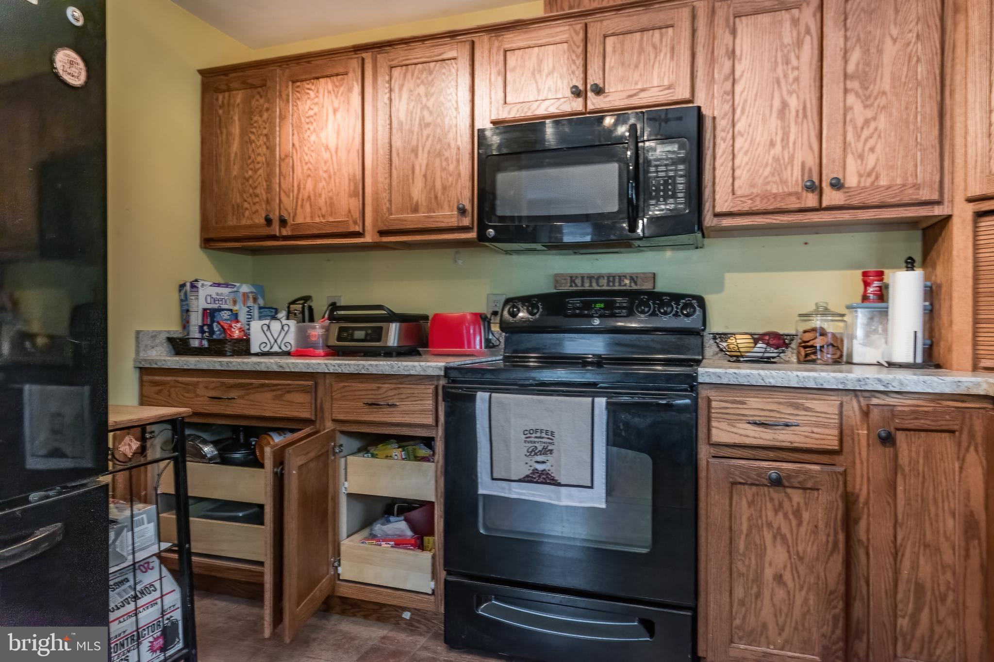 MOUNTAIN VIEW ACRES - Residential