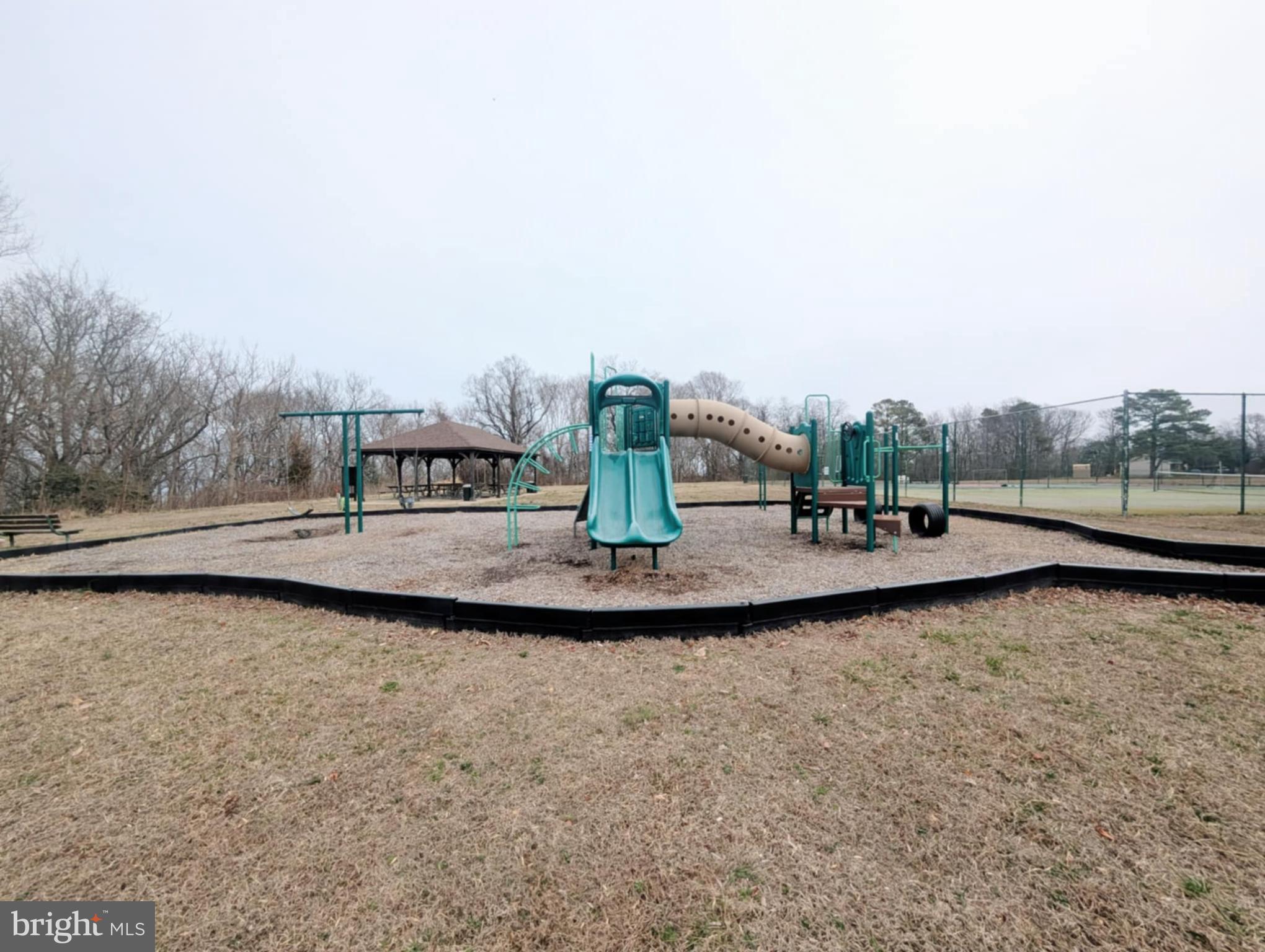 STRATFORD HARBOUR - Land