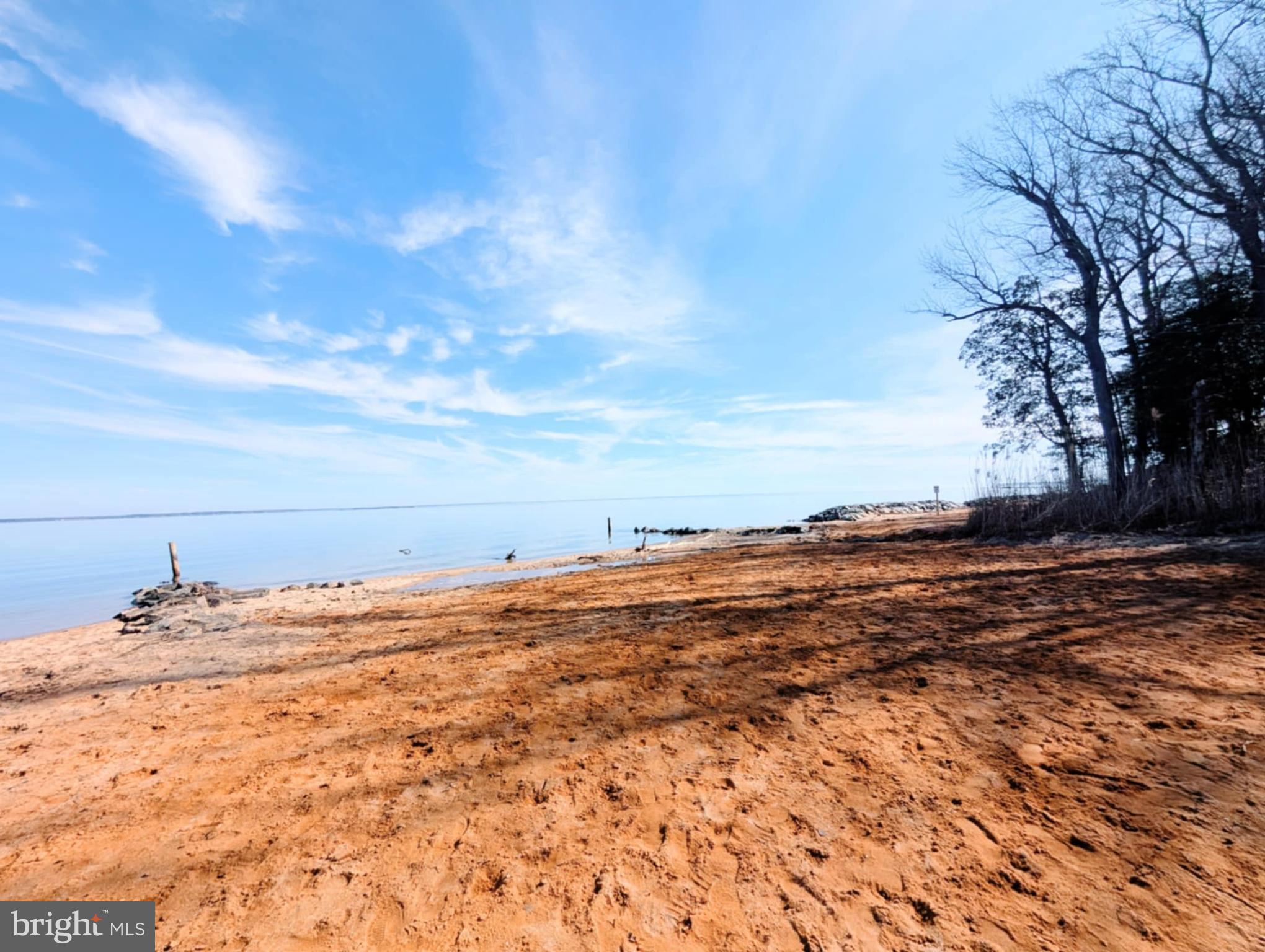 STRATFORD HARBOUR - Land
