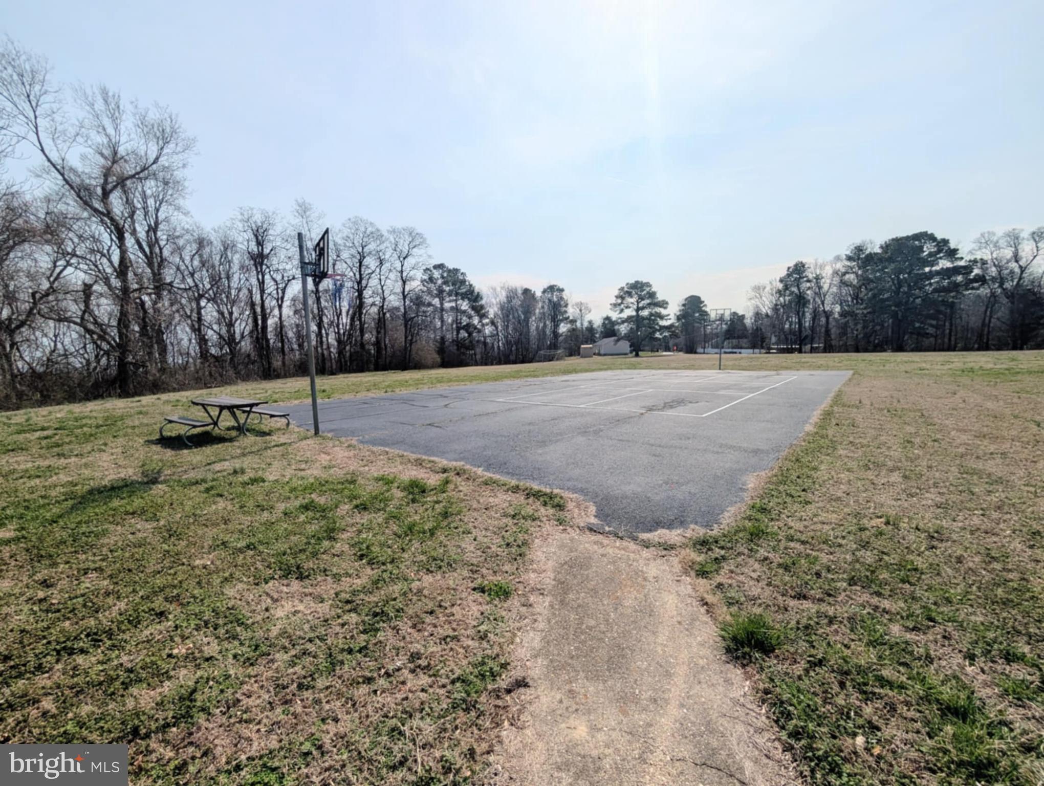 STRATFORD HARBOUR - Land