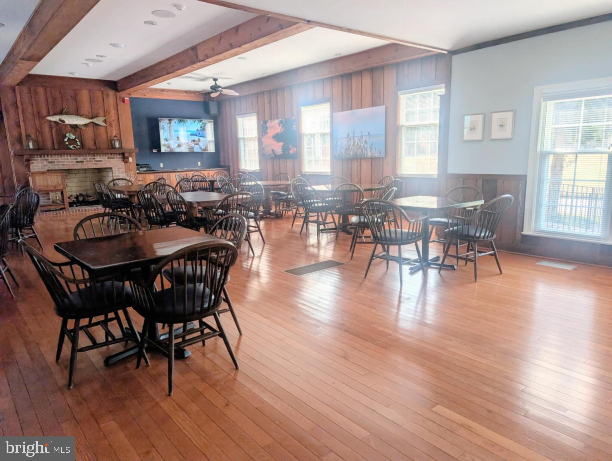 STRATFORD HARBOUR - Land