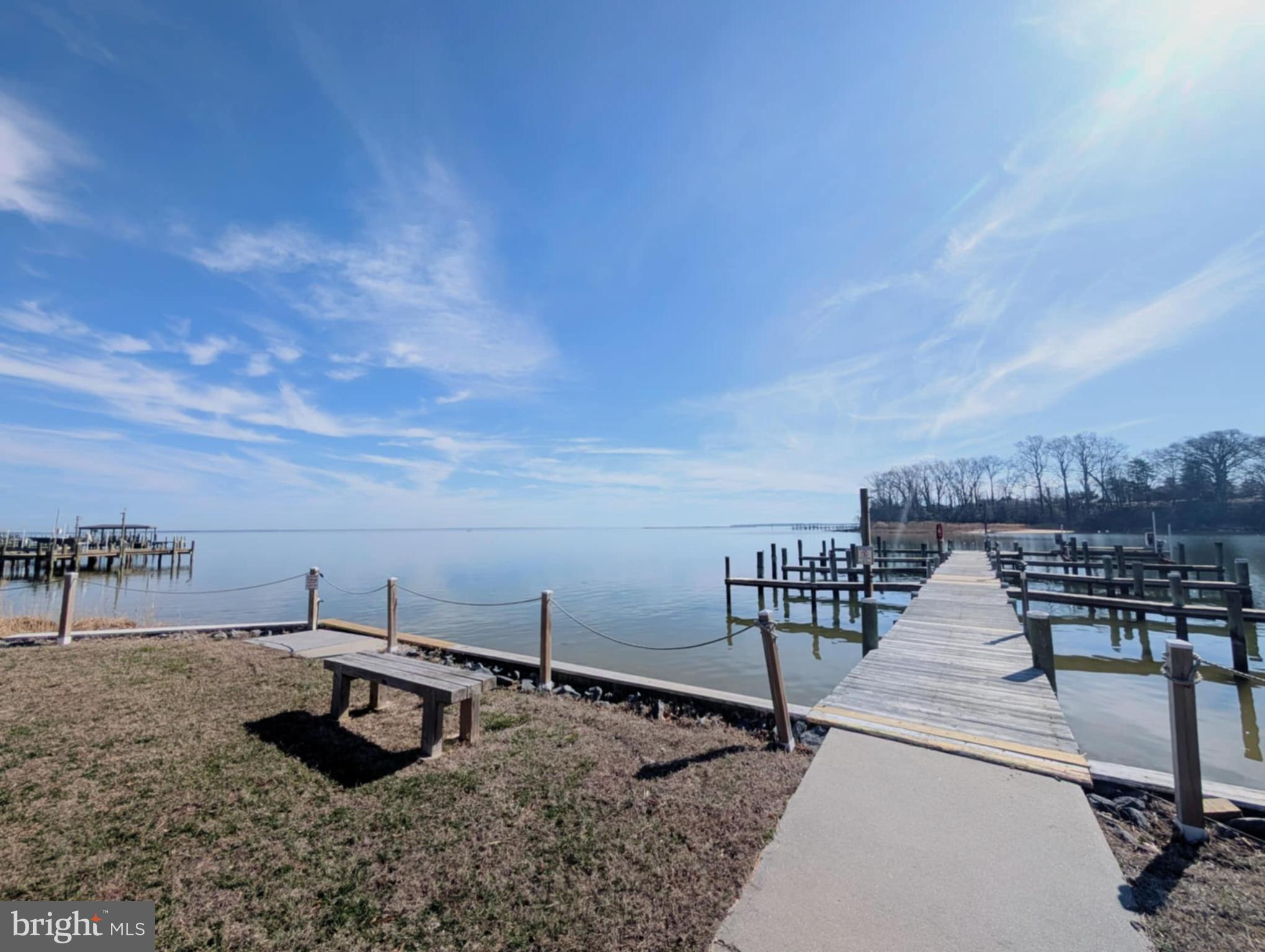 STRATFORD HARBOUR - Land