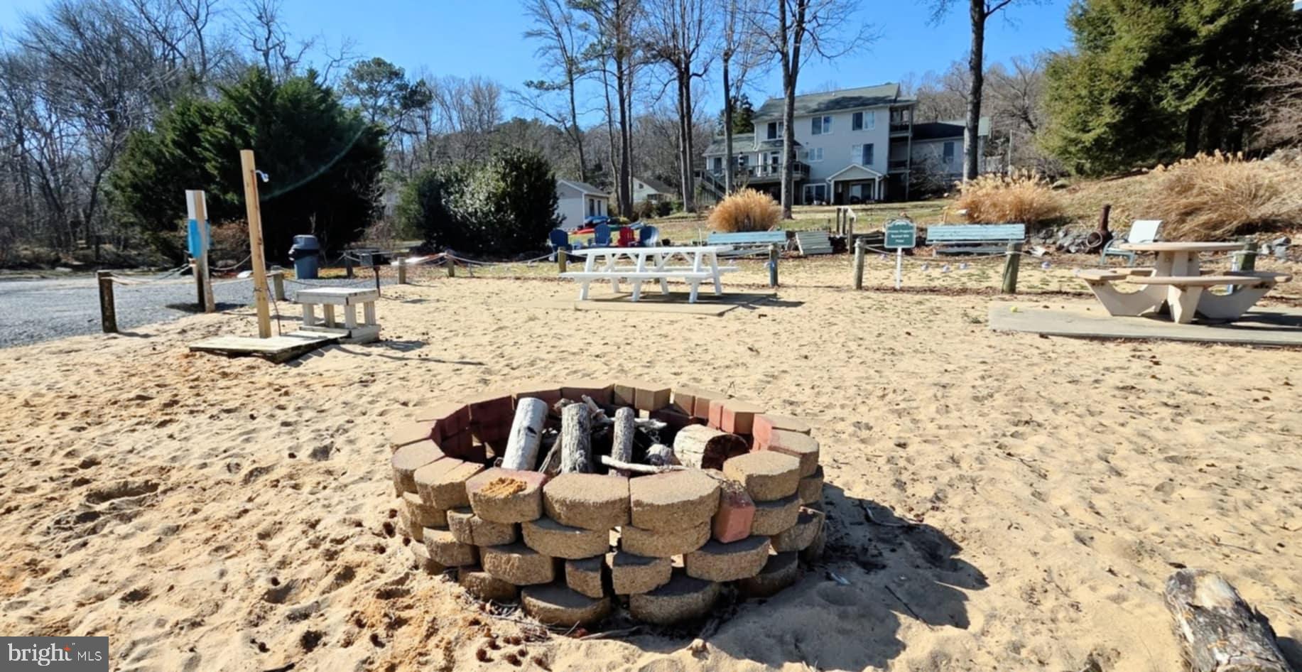 STRATFORD HARBOUR - Land