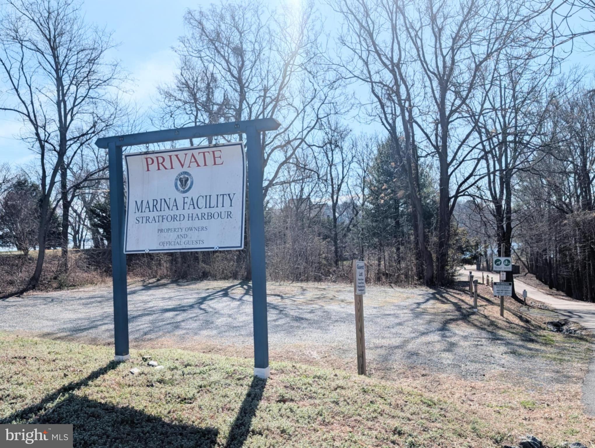 STRATFORD HARBOUR - Land