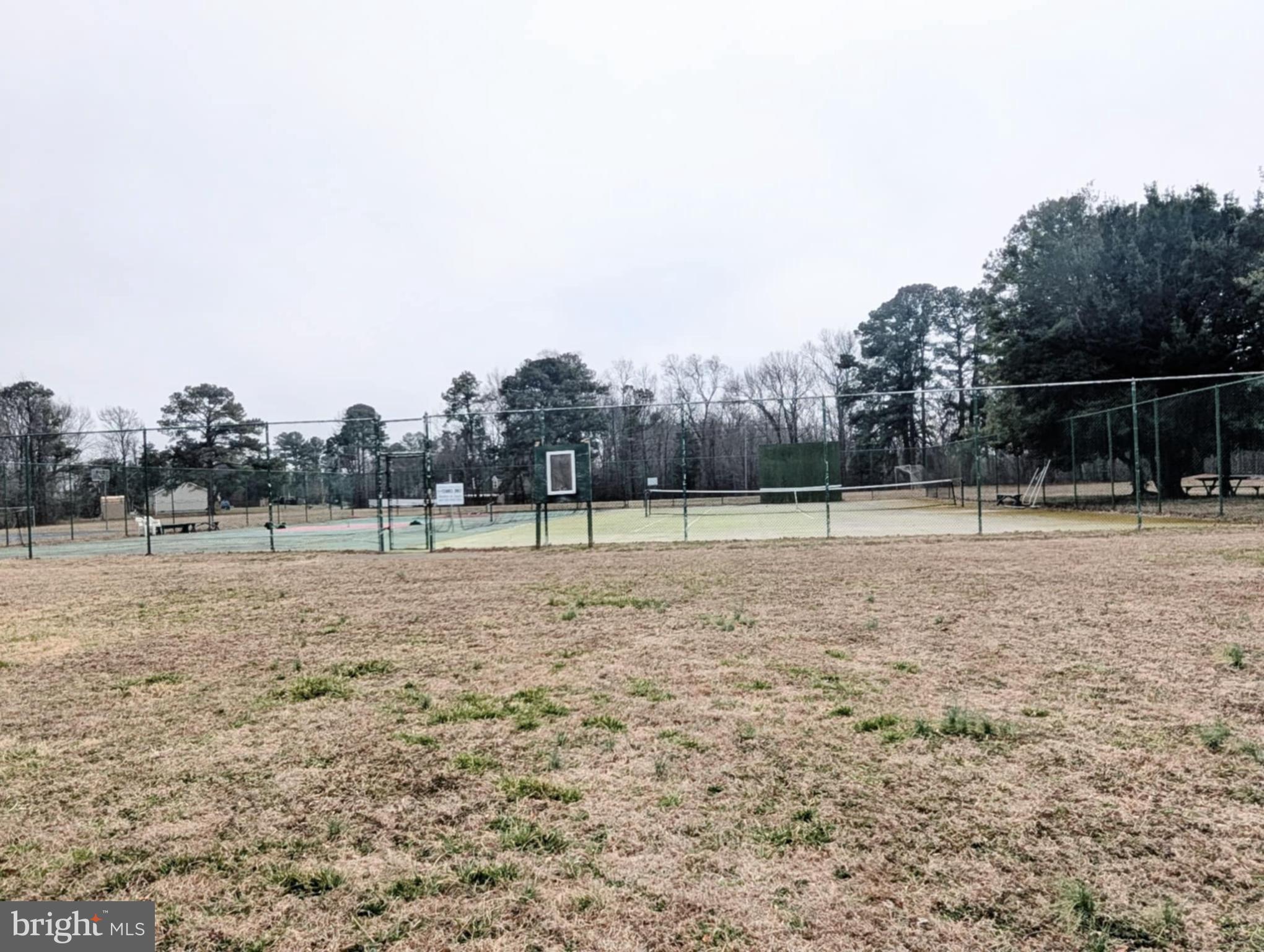 STRATFORD HARBOUR - Land