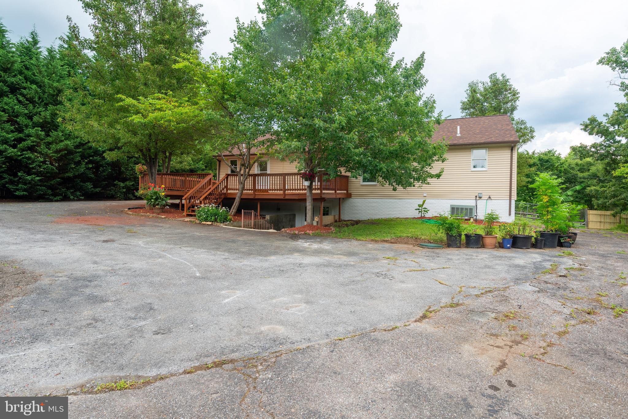 STONEGATE - Residential