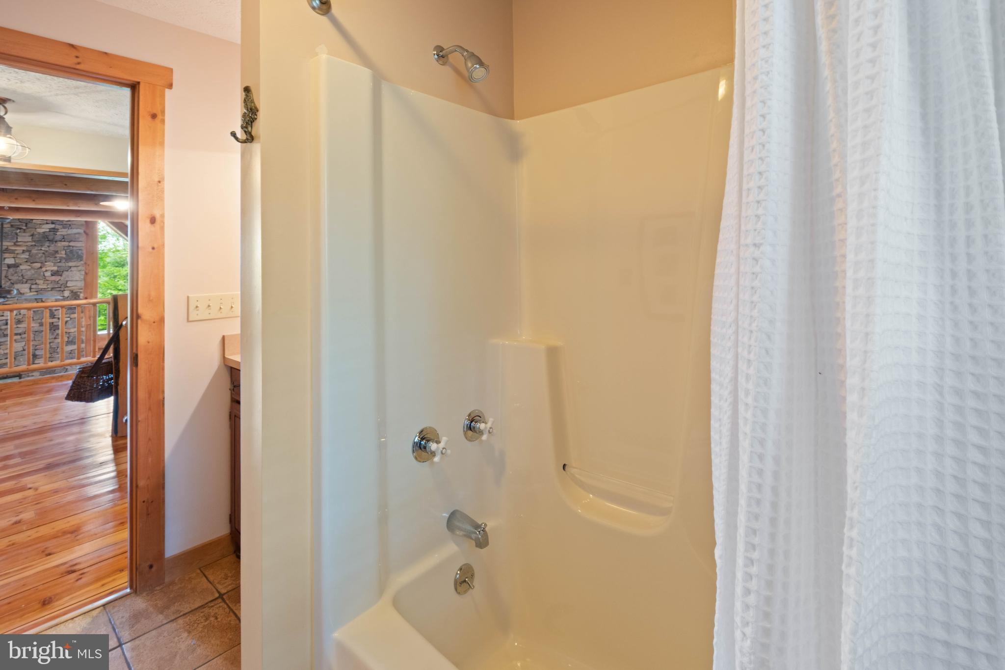 HICKORY RIDGE - Residential