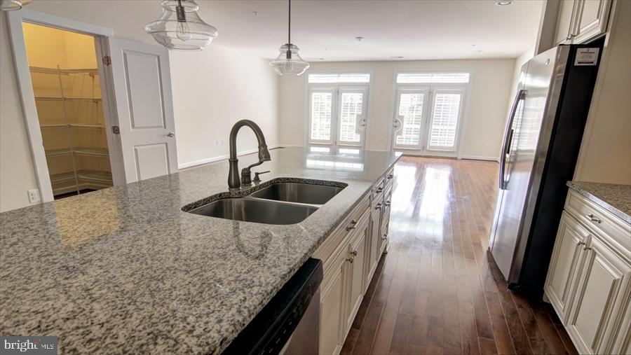 PARKSIDE - Residential