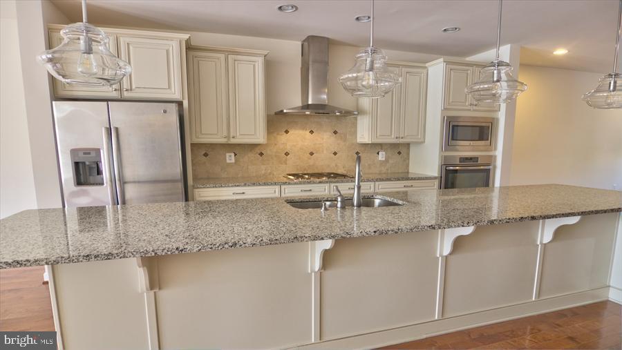 PARKSIDE - Residential