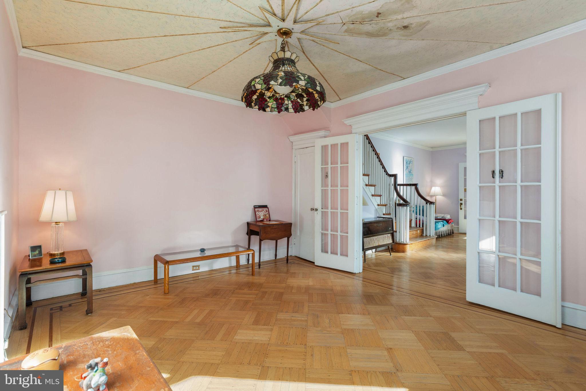 SPRUCE HILL - Residential