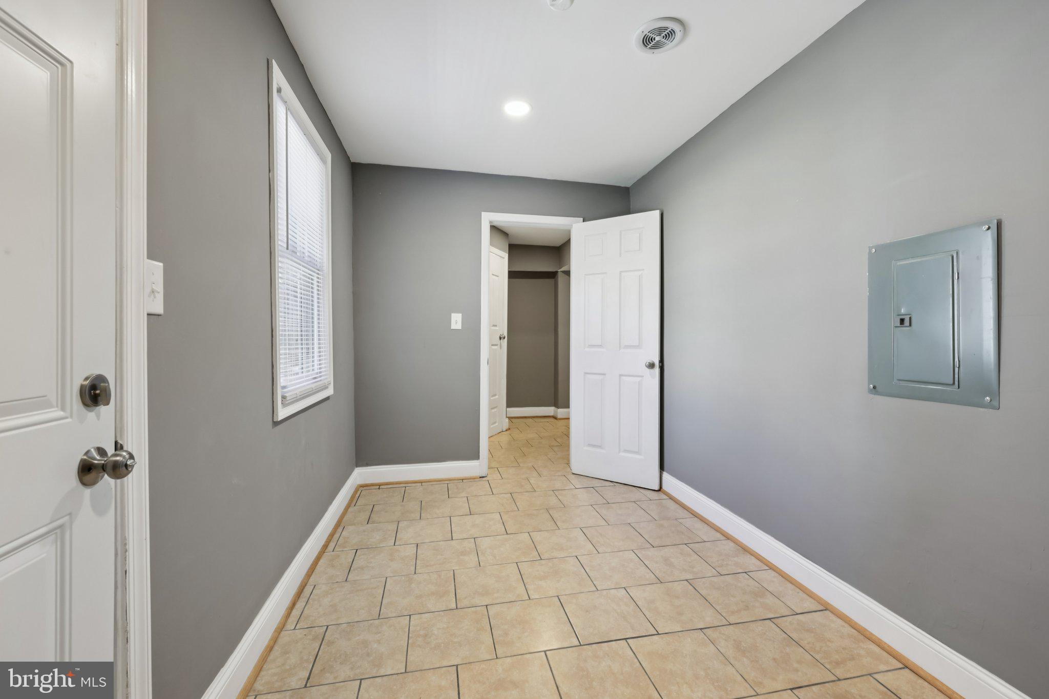 JEFFERSON MANOR - Residential