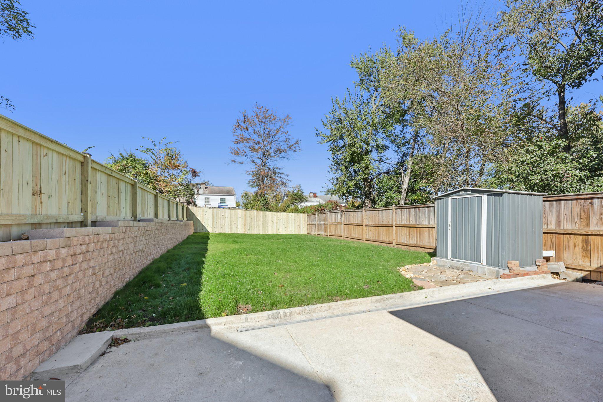 JEFFERSON MANOR - Residential