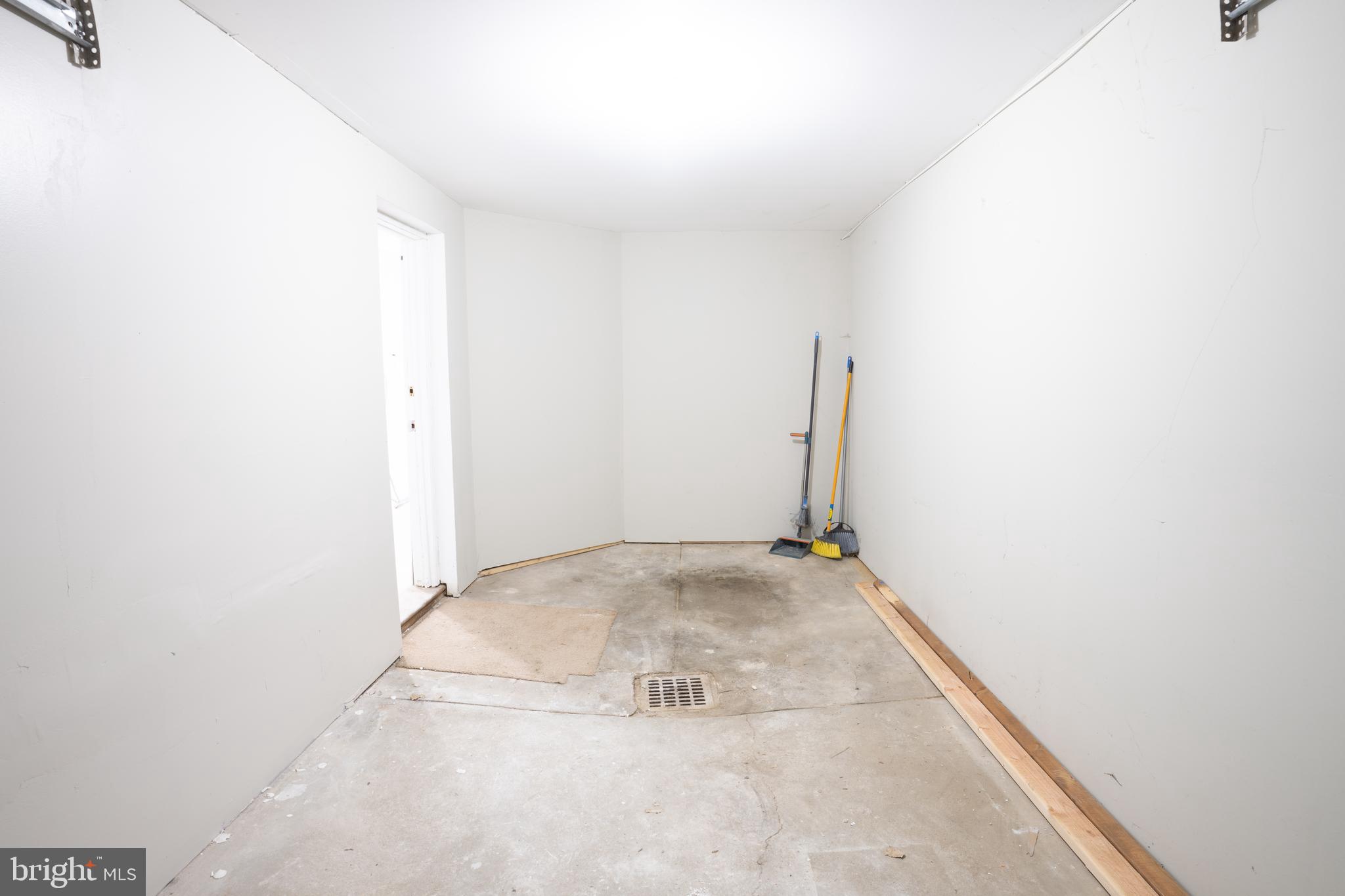 GERMANTOWN (EAST) - Residential