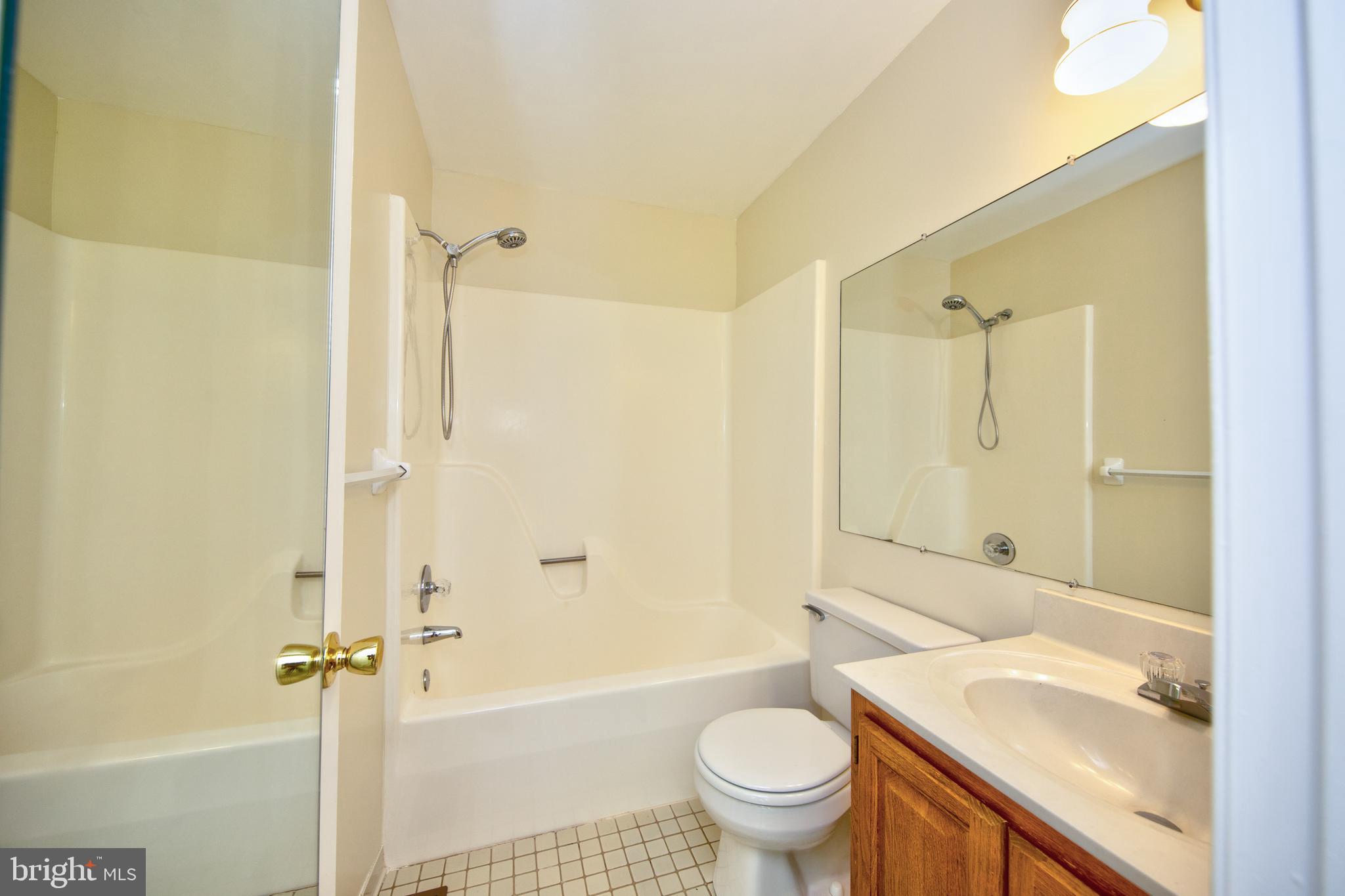 KENMORE SQUARE - Residential