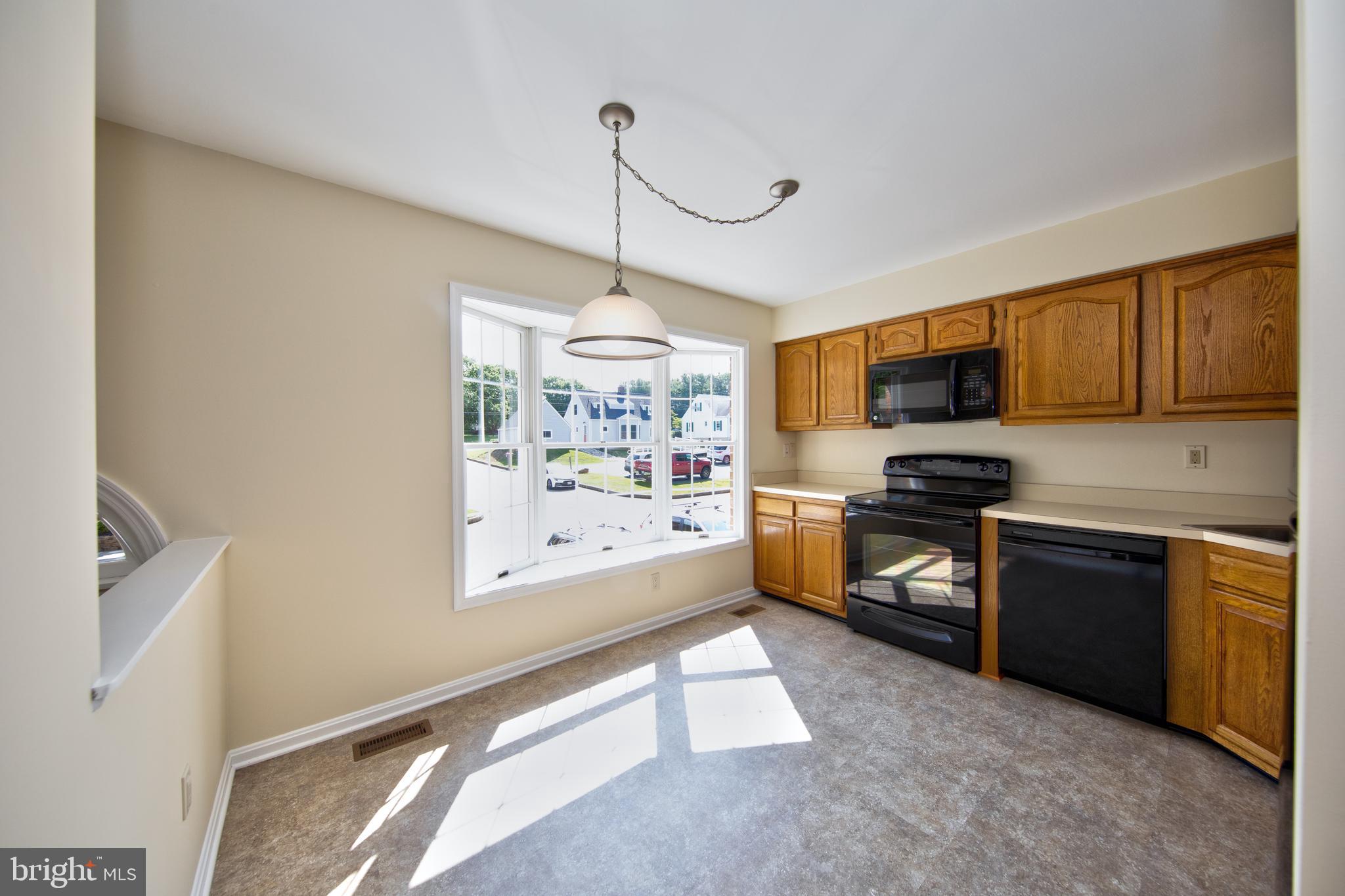 KENMORE SQUARE - Residential