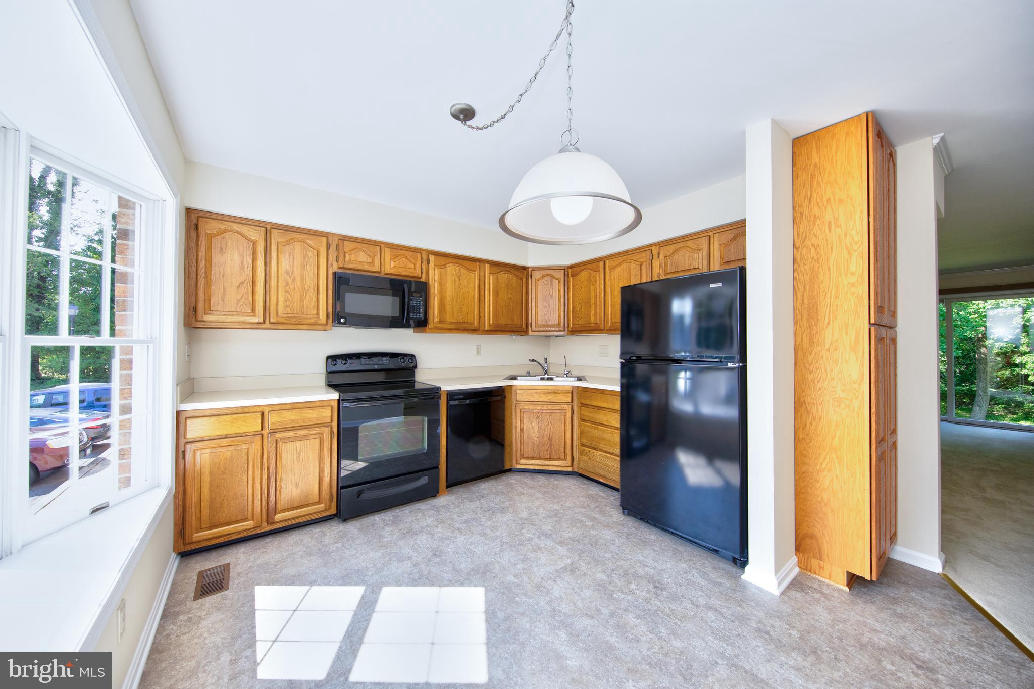 KENMORE SQUARE - Residential