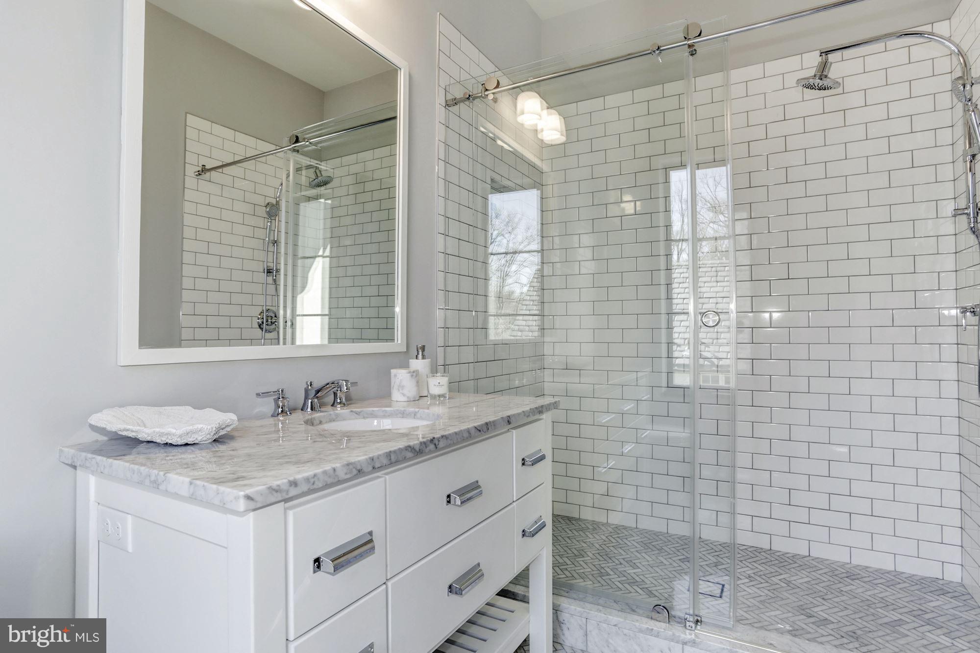 KENWOOD - Residential