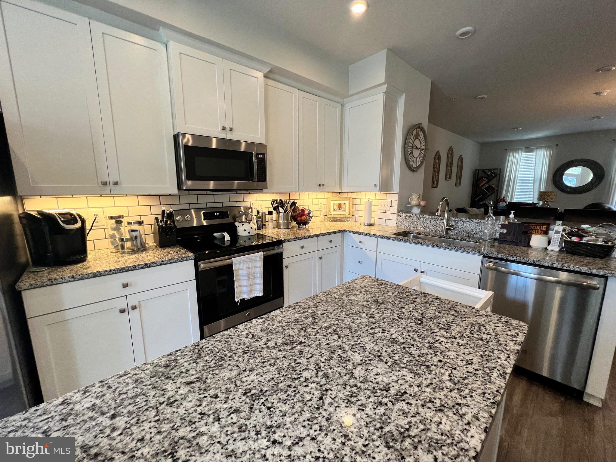 AVONDALE RIDGE - Residential Lease