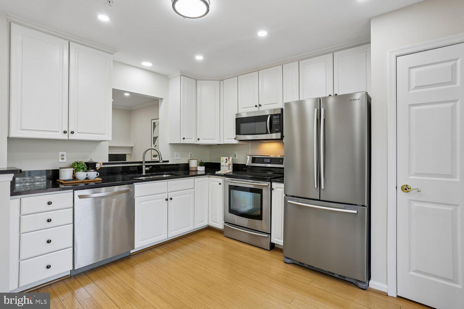 KENTLANDS - Residential