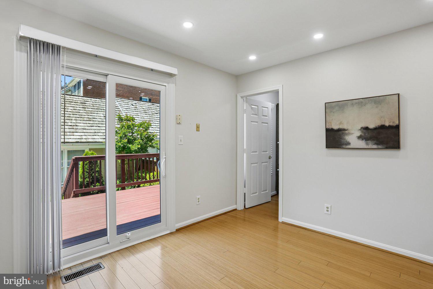 KENTLANDS - Residential
