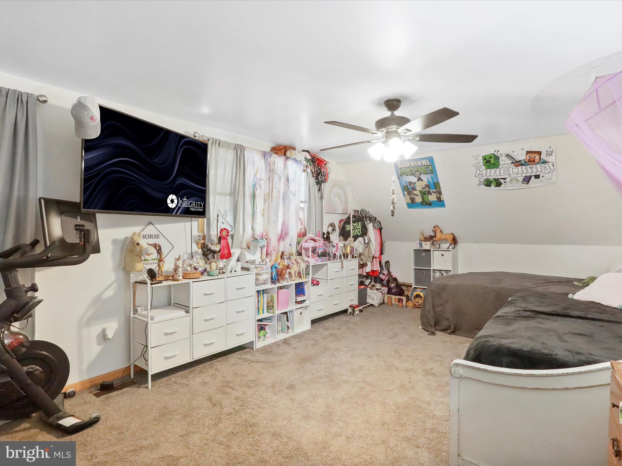 MOUNTAIN VIEW - Residential