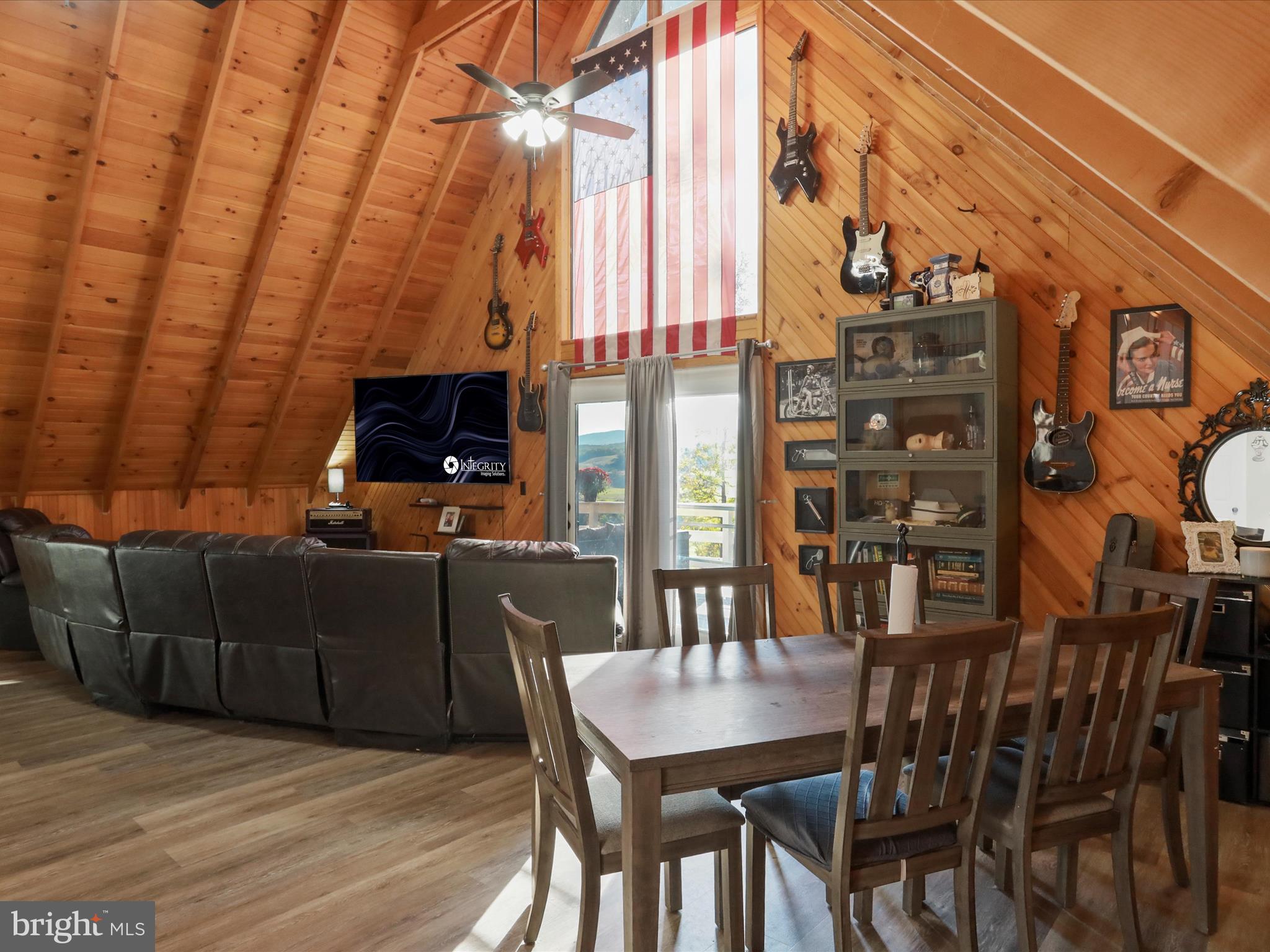 MOUNTAIN VIEW - Residential