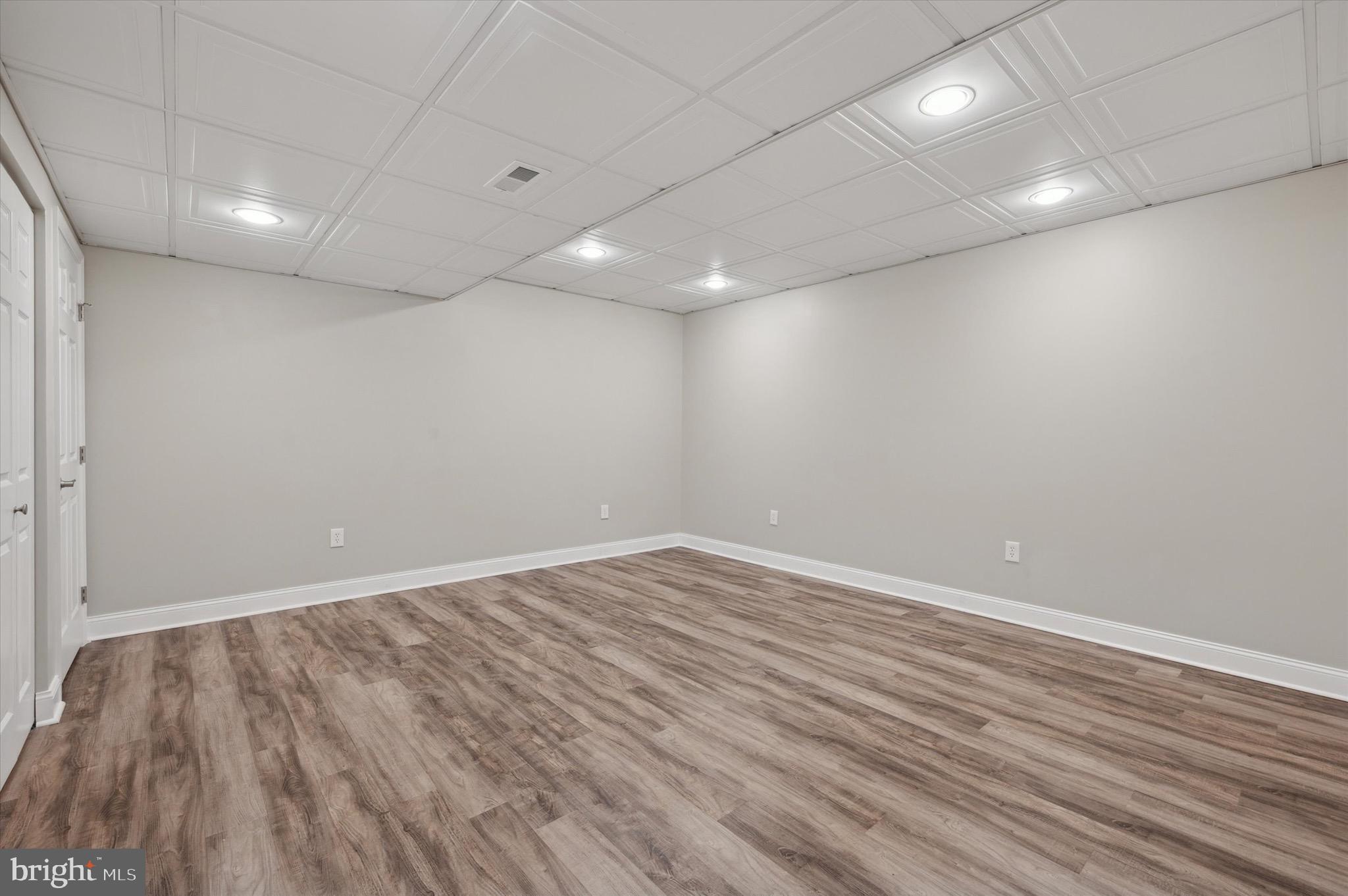 PENN VILLAGE - Residential Lease