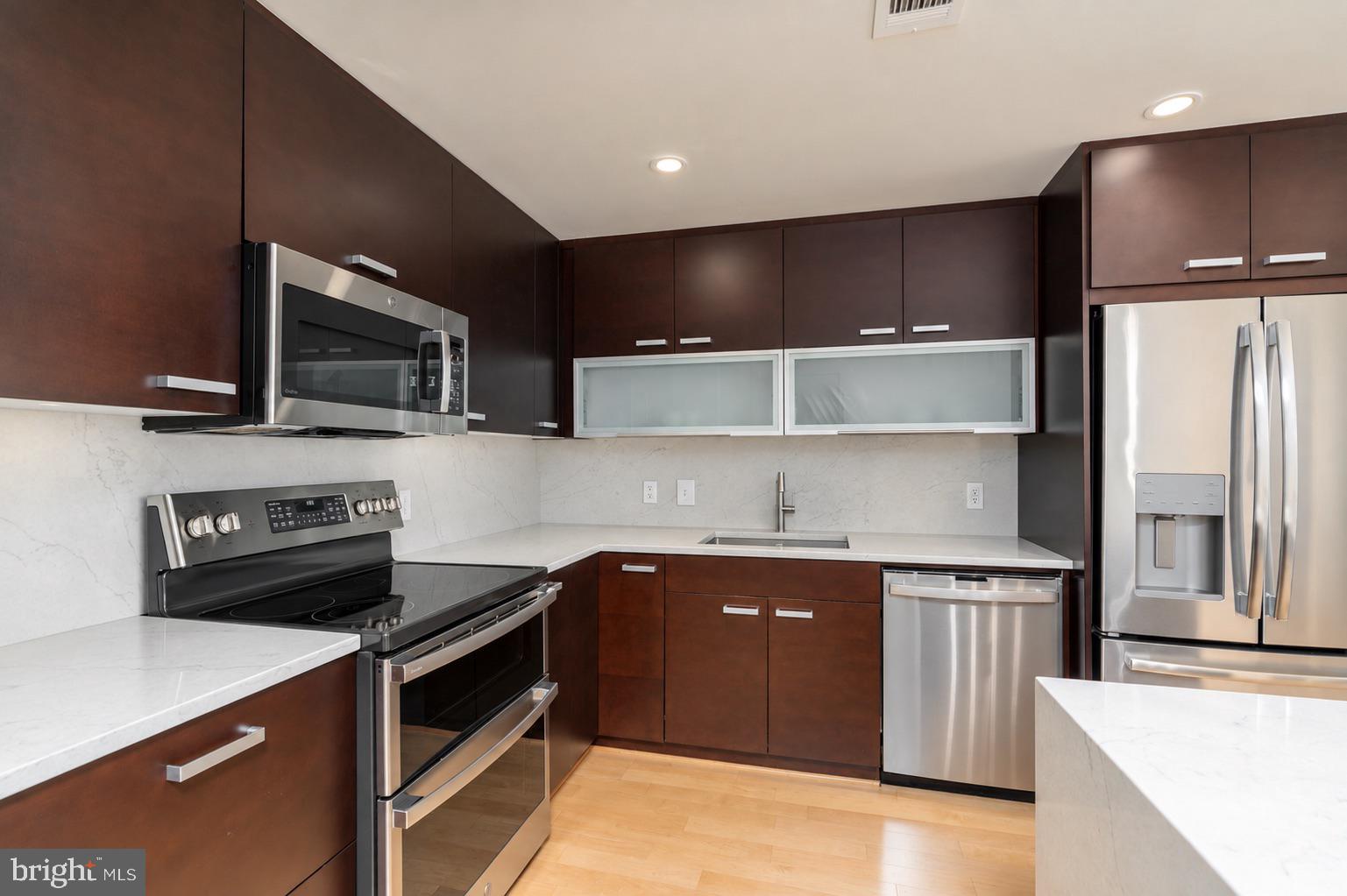 1010 MASSACHUSETTS AVENUE NW 805