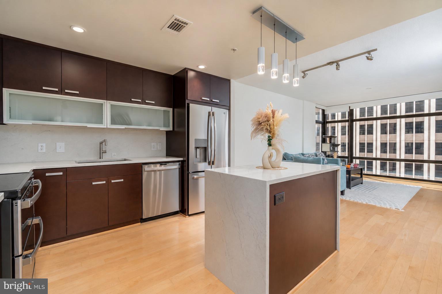 1010 MASSACHUSETTS AVENUE NW 805
