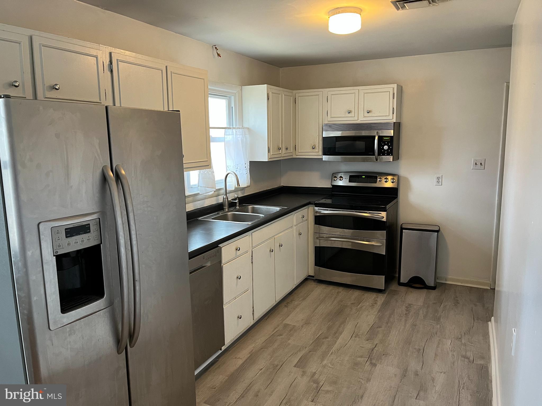 HUNTING HILLS ESTATES - Residential Lease