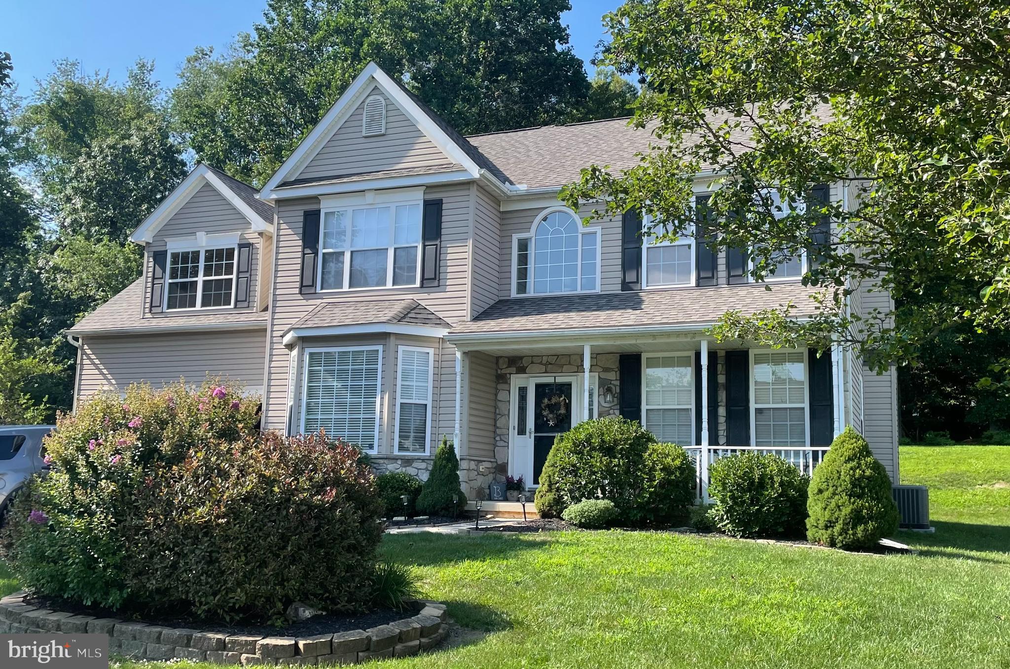 Beautiful, quiet neighborhood near schools, stores, restaurants, and a train station. New roof in 2023, HVAC system - 2018, water heater - 2016.