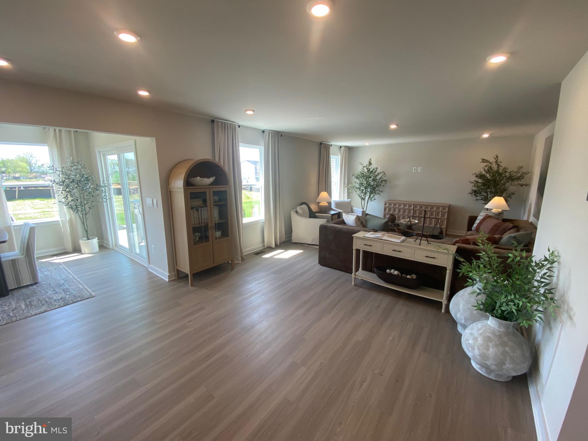 HUNTWELL WEST - Residential