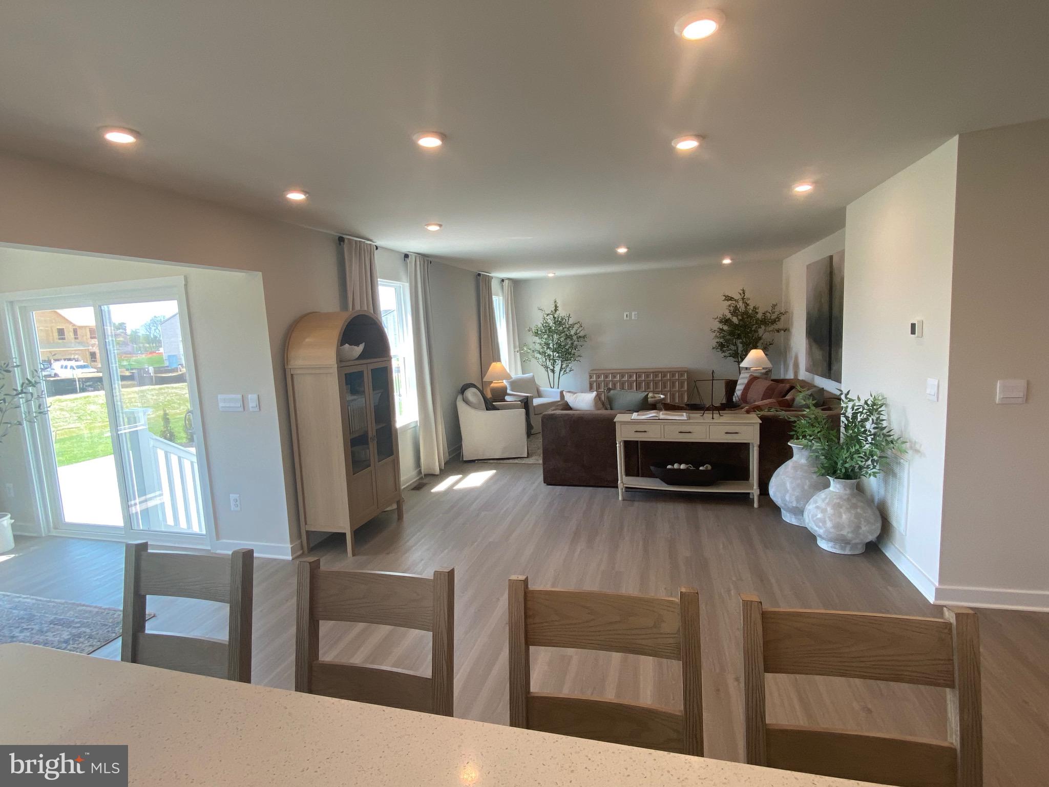 HUNTWELL WEST - Residential